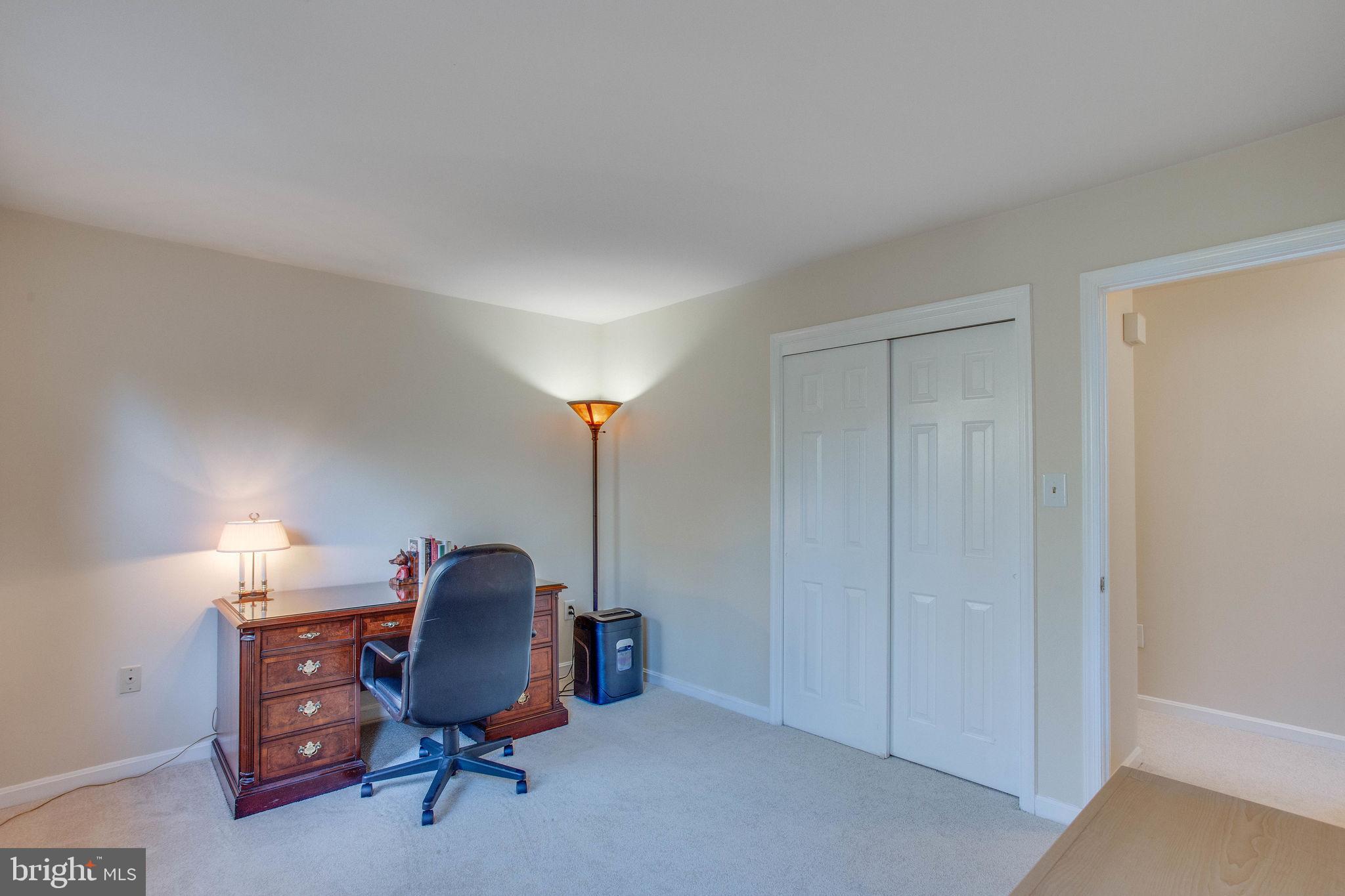 NEAR FAIRFAX - Residential