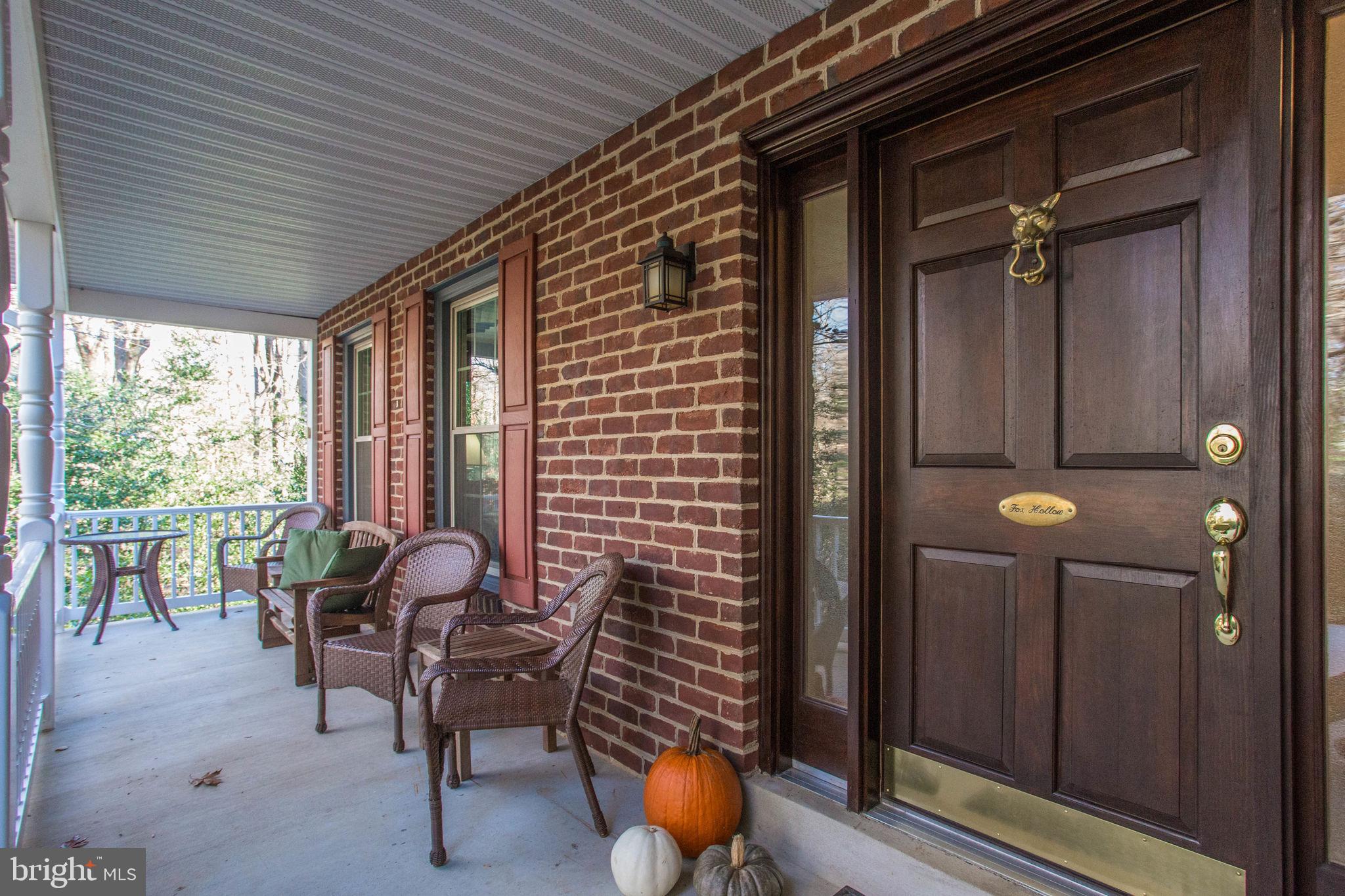 NEAR FAIRFAX - Residential