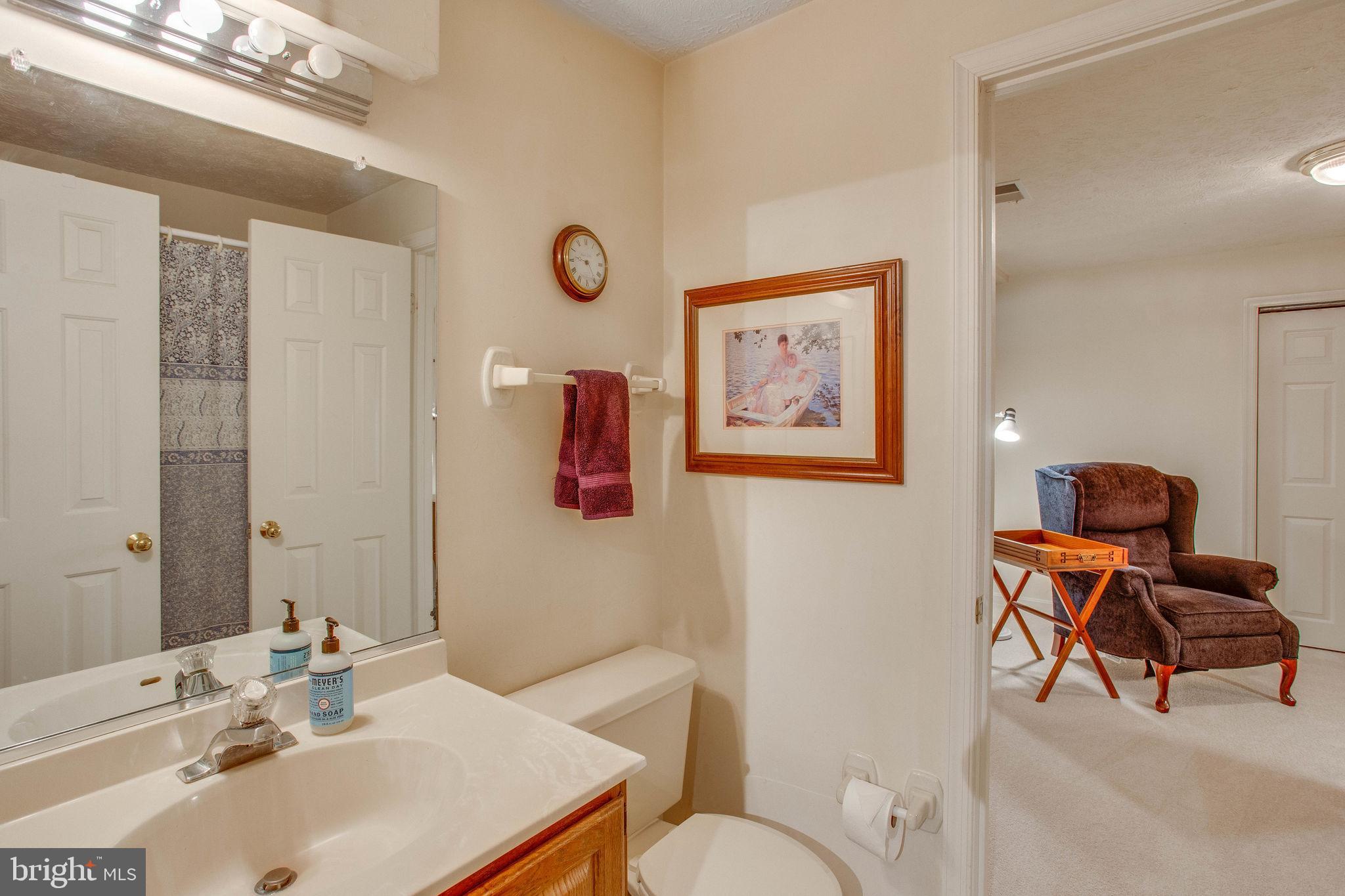 NEAR FAIRFAX - Residential