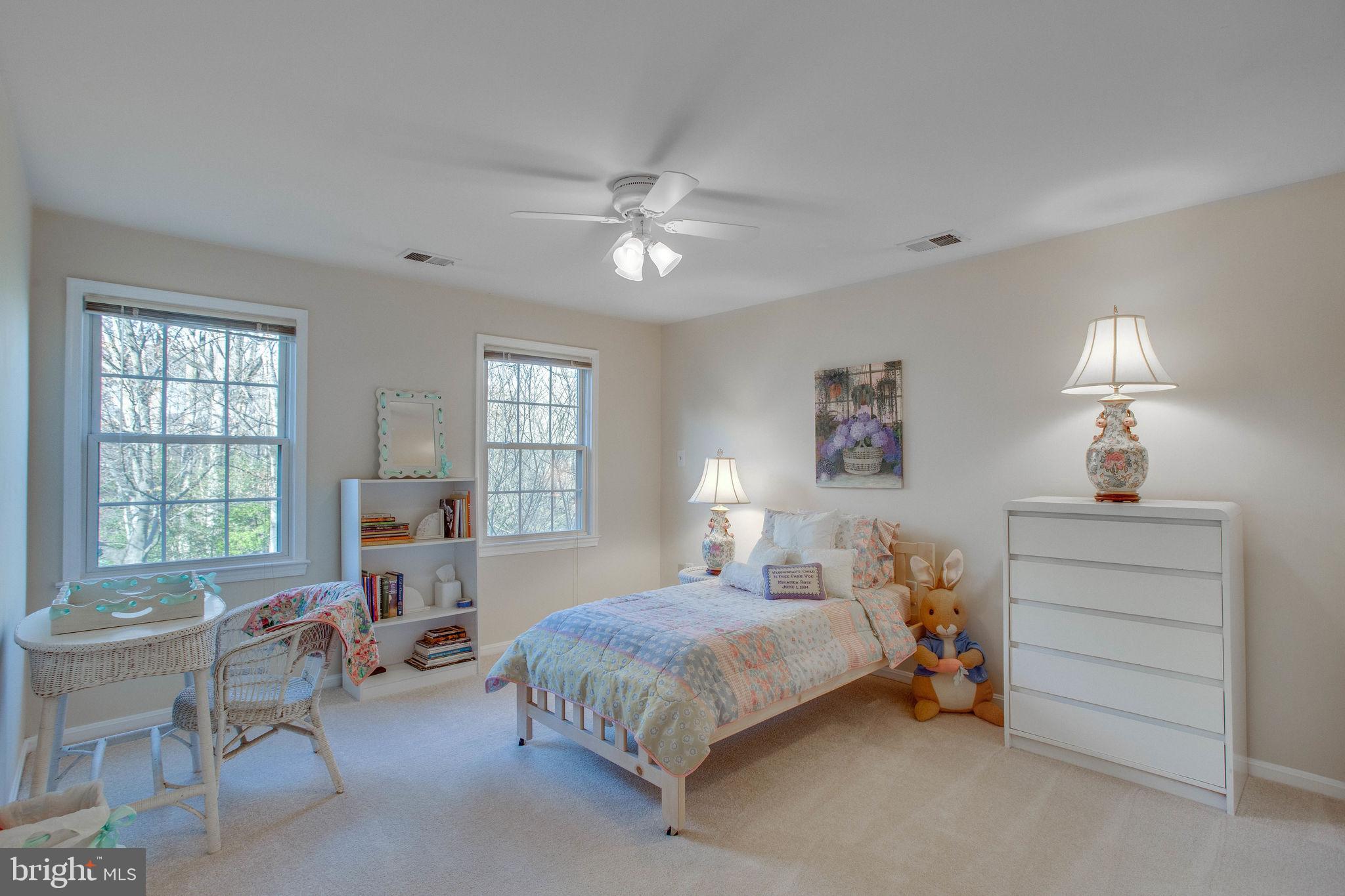 NEAR FAIRFAX - Residential