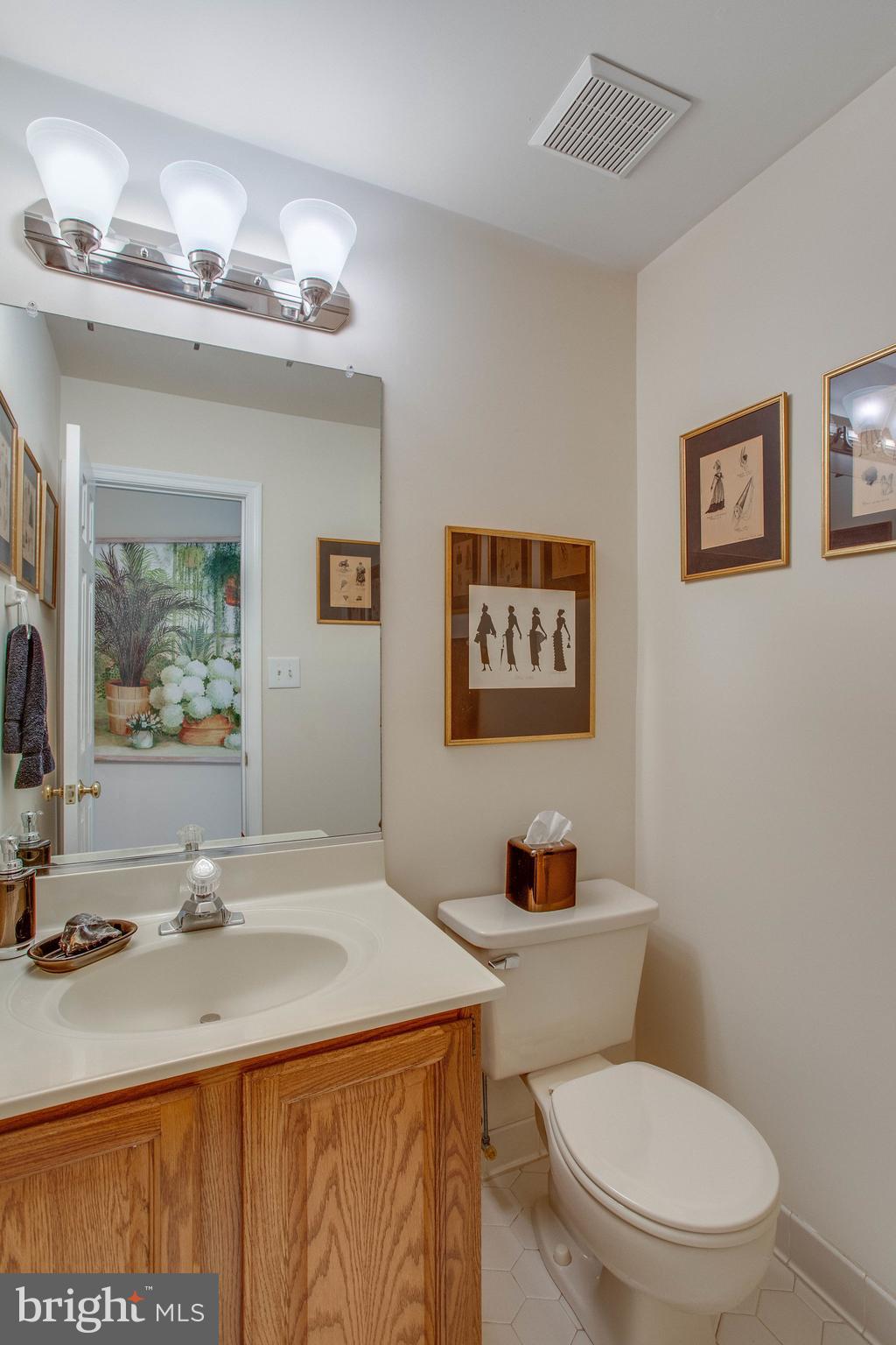 NEAR FAIRFAX - Residential