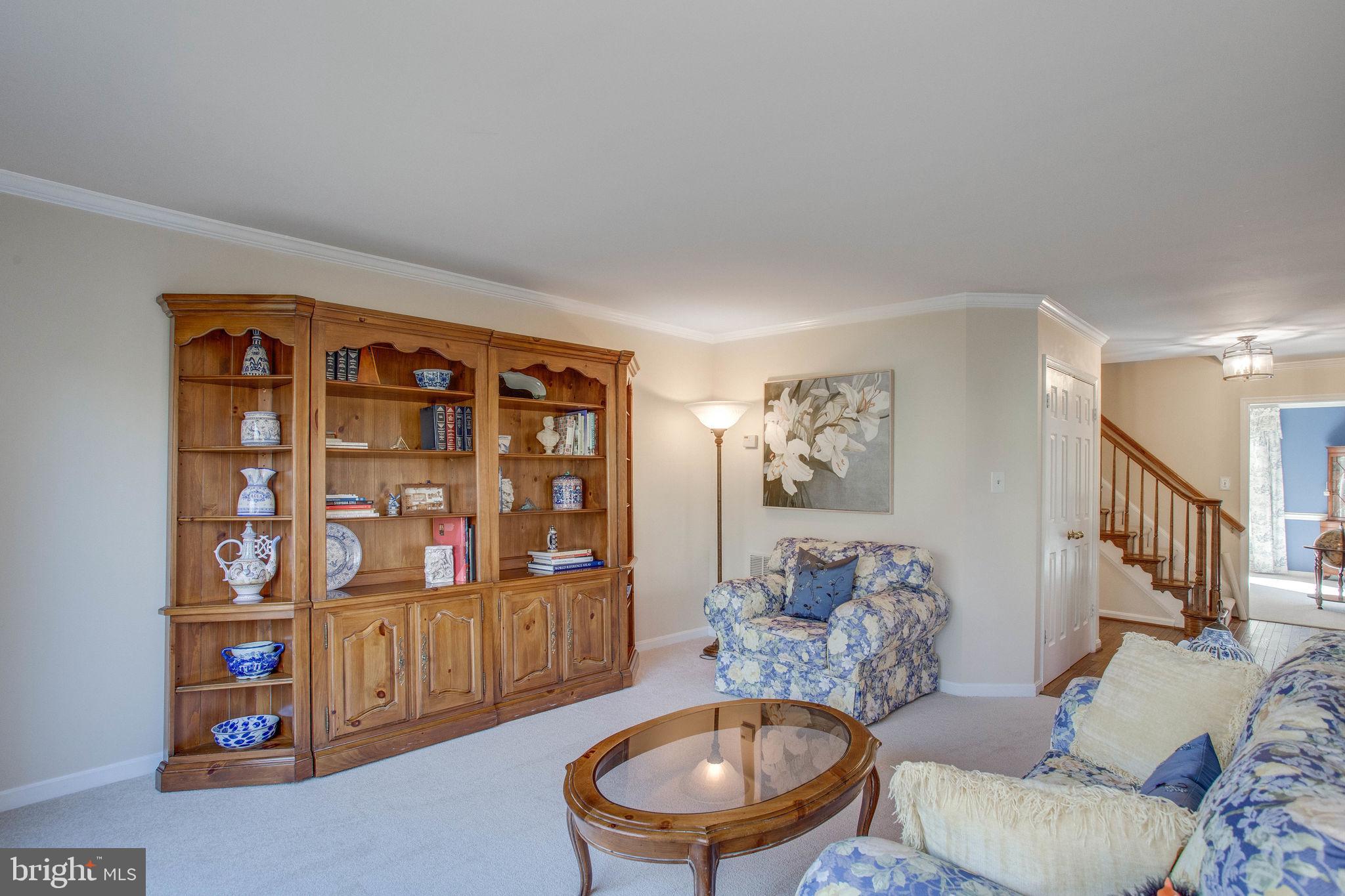 NEAR FAIRFAX - Residential