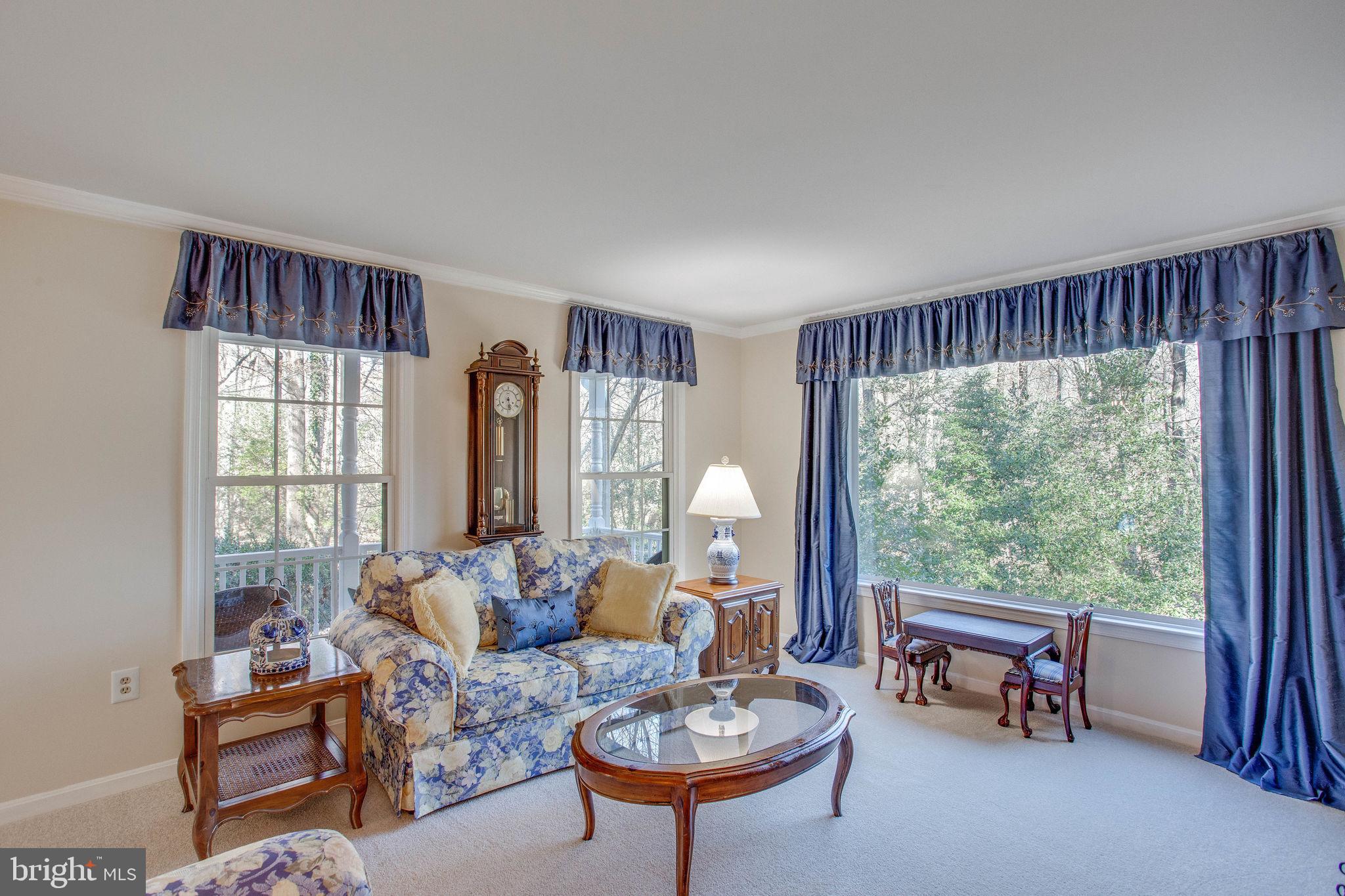 NEAR FAIRFAX - Residential