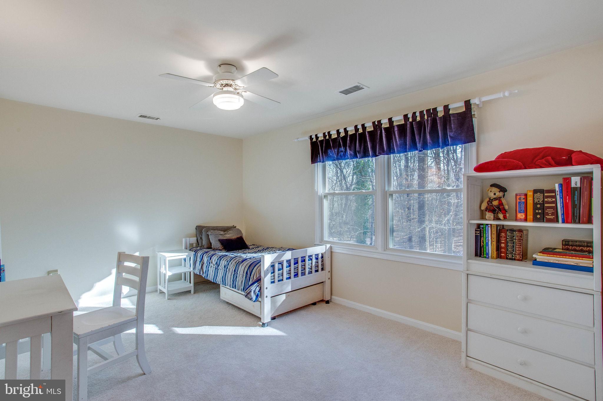 NEAR FAIRFAX - Residential