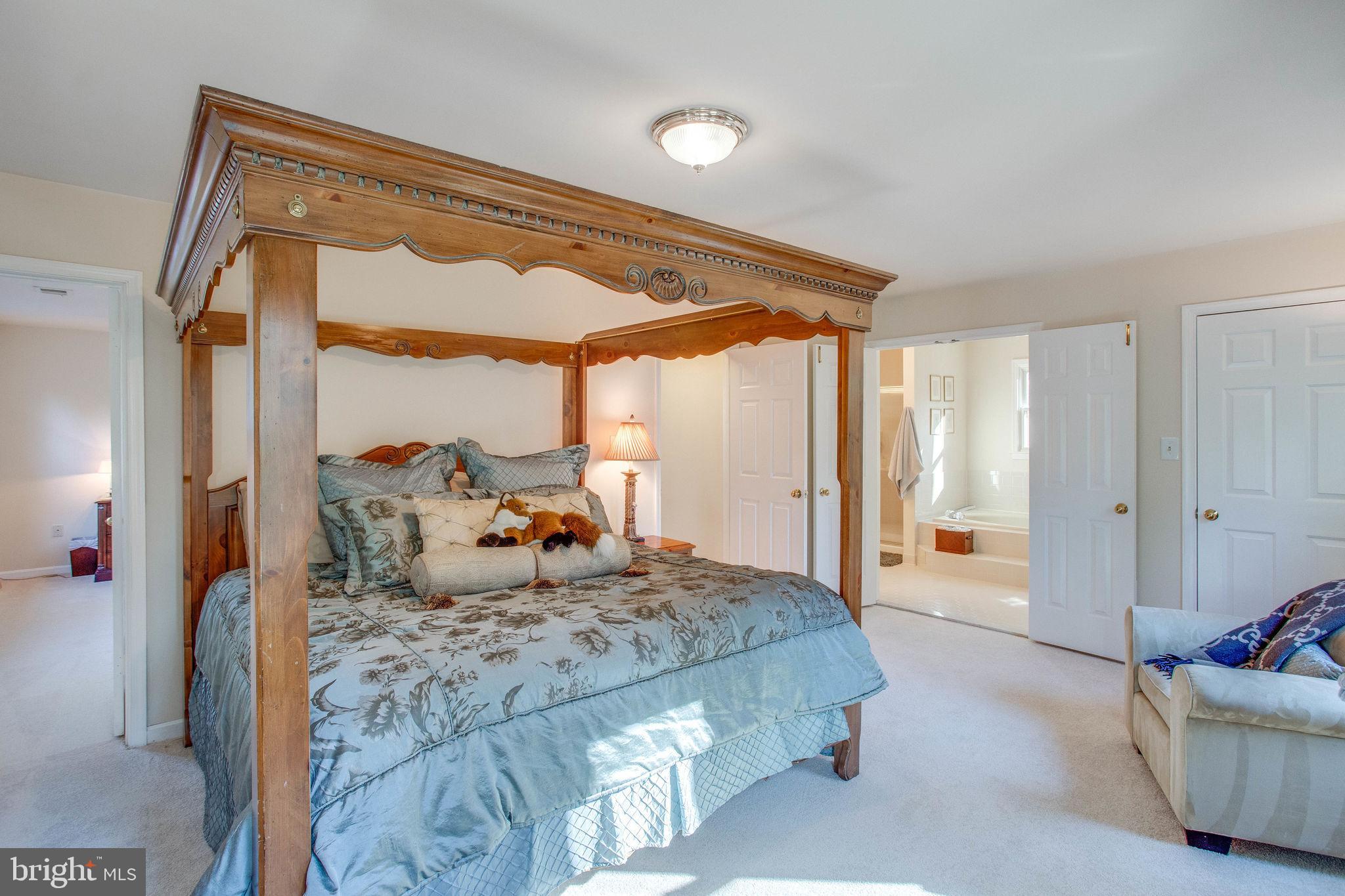 NEAR FAIRFAX - Residential