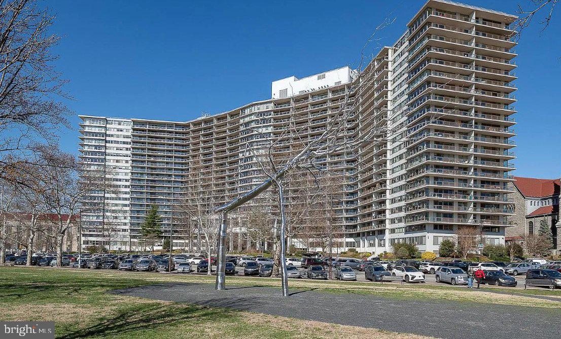 2401 PENNSYLVANIA AVENUE 8B27