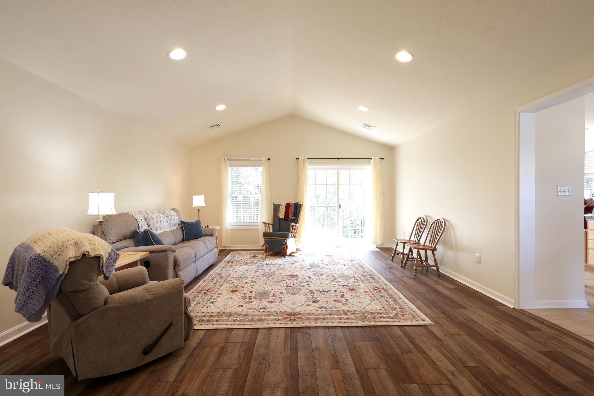 142 G ALMA MATER COURT