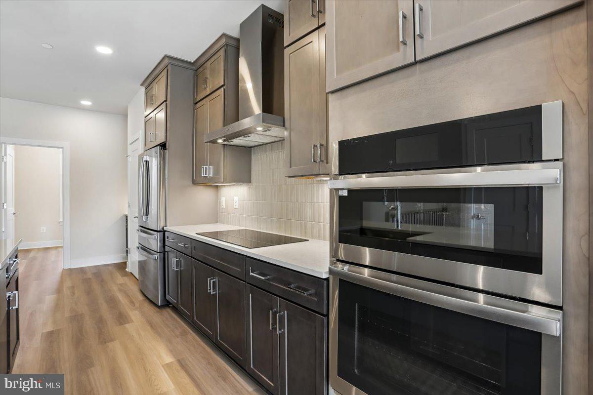 POOLESVILLE - Residential