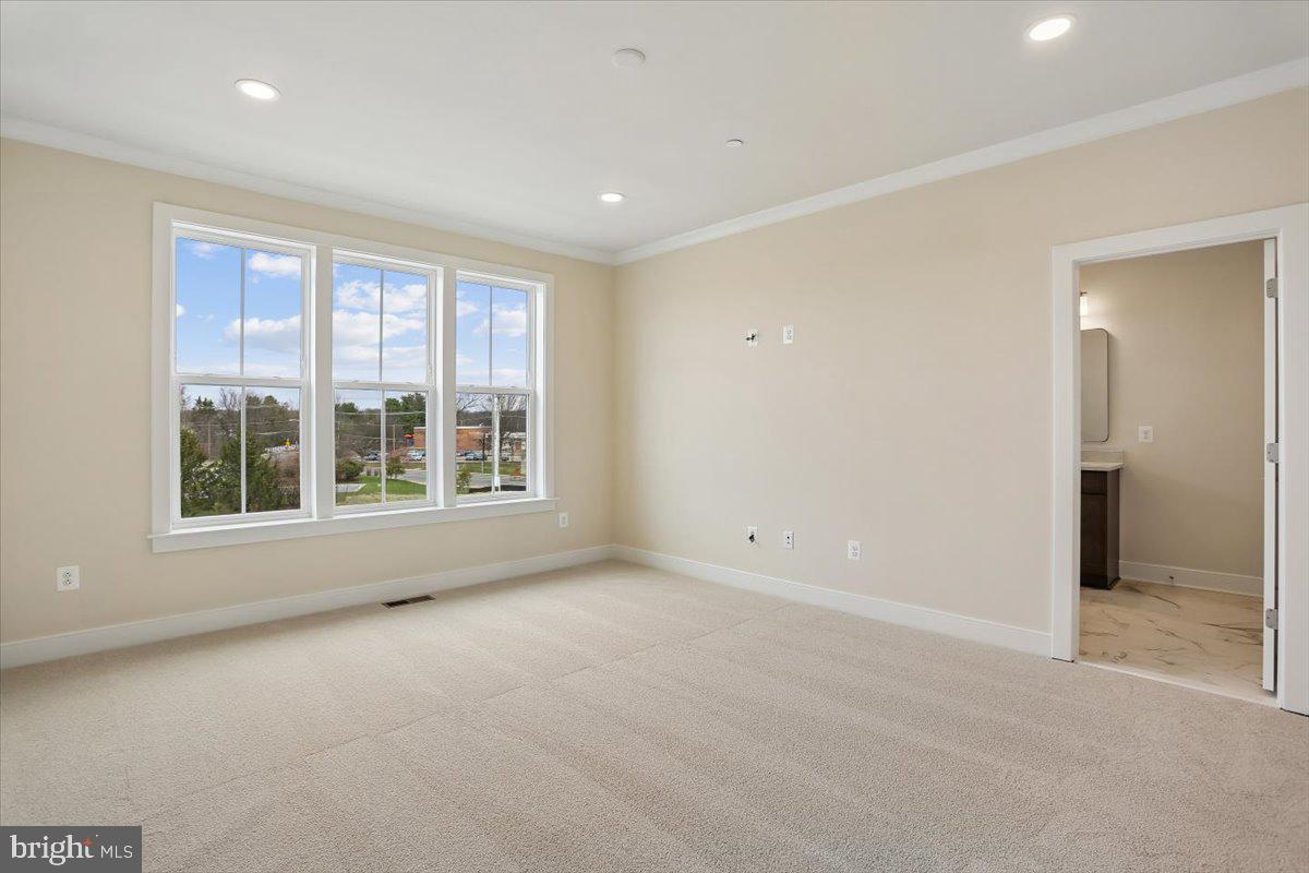 POOLESVILLE - Residential