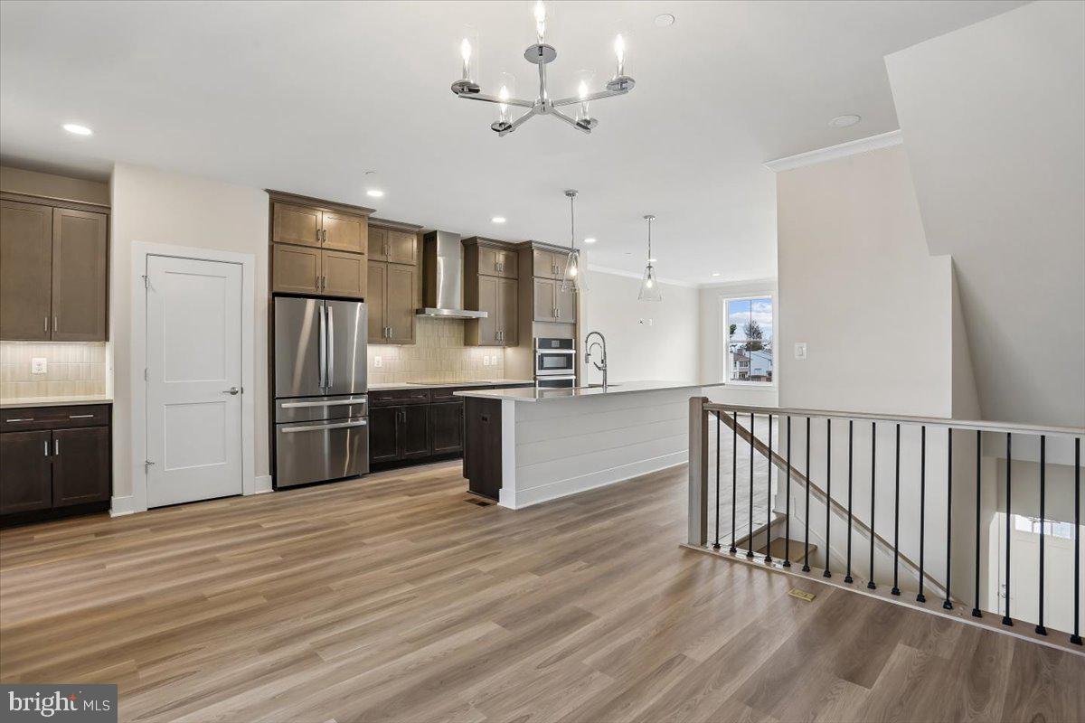 POOLESVILLE - Residential