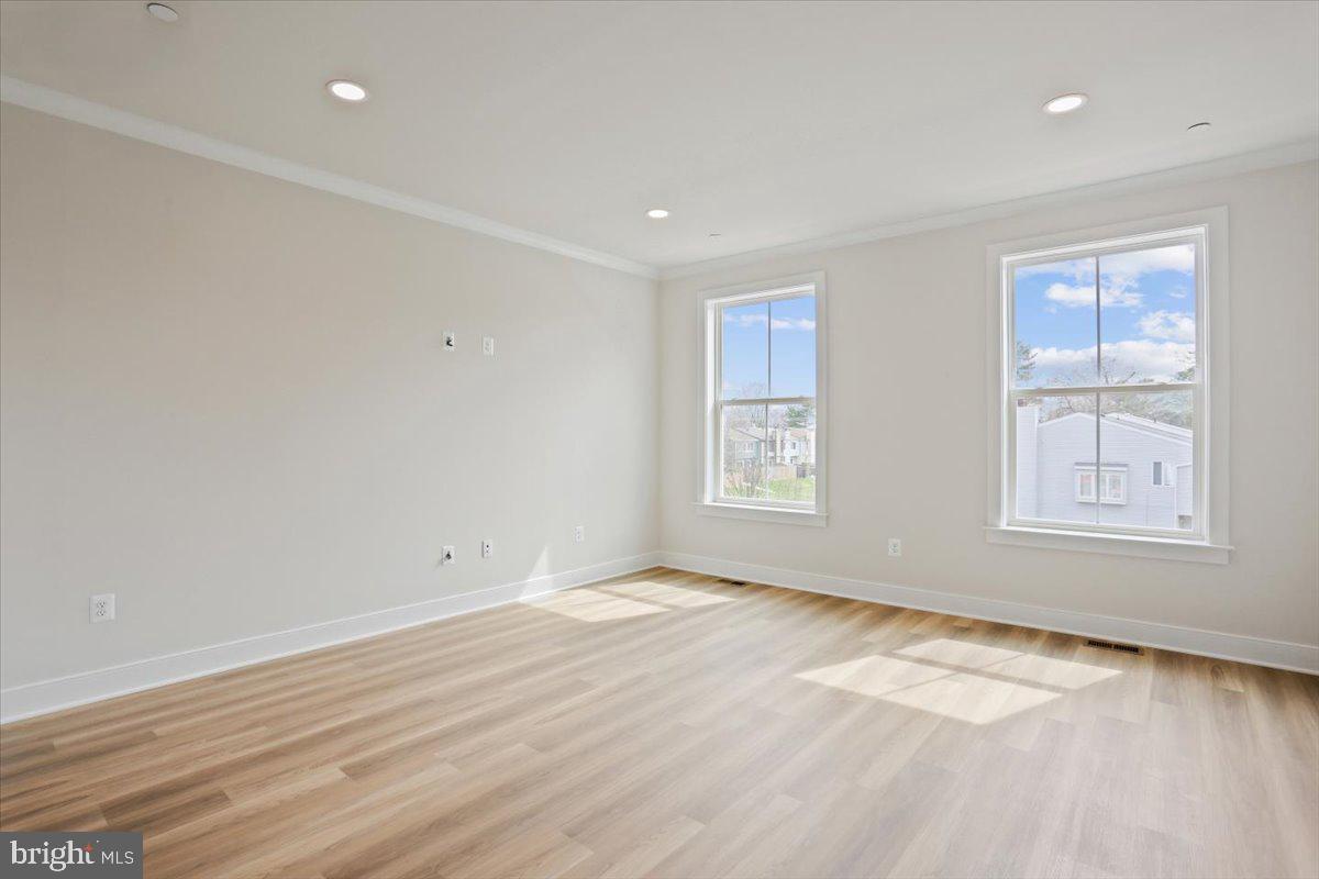 POOLESVILLE - Residential