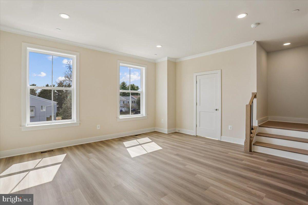 POOLESVILLE - Residential