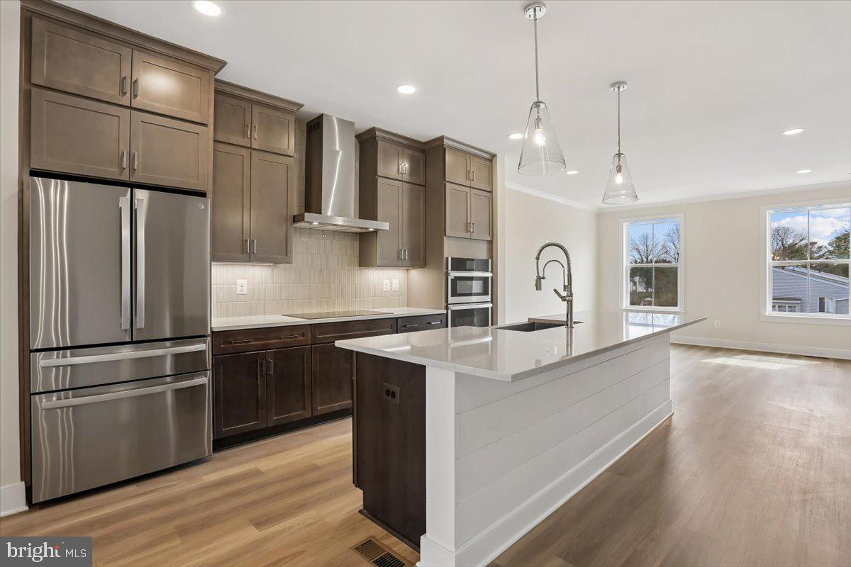 POOLESVILLE - Residential