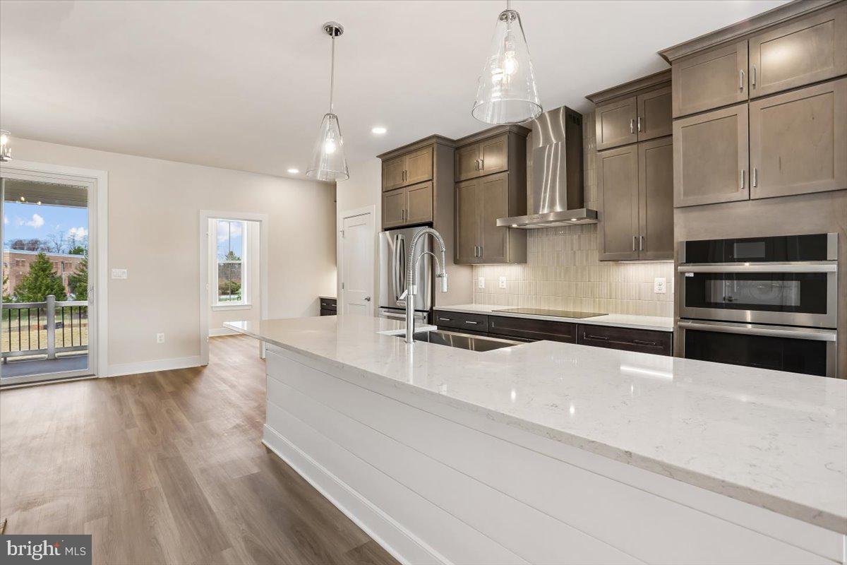 POOLESVILLE - Residential