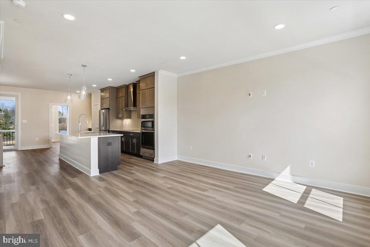 POOLESVILLE - Residential