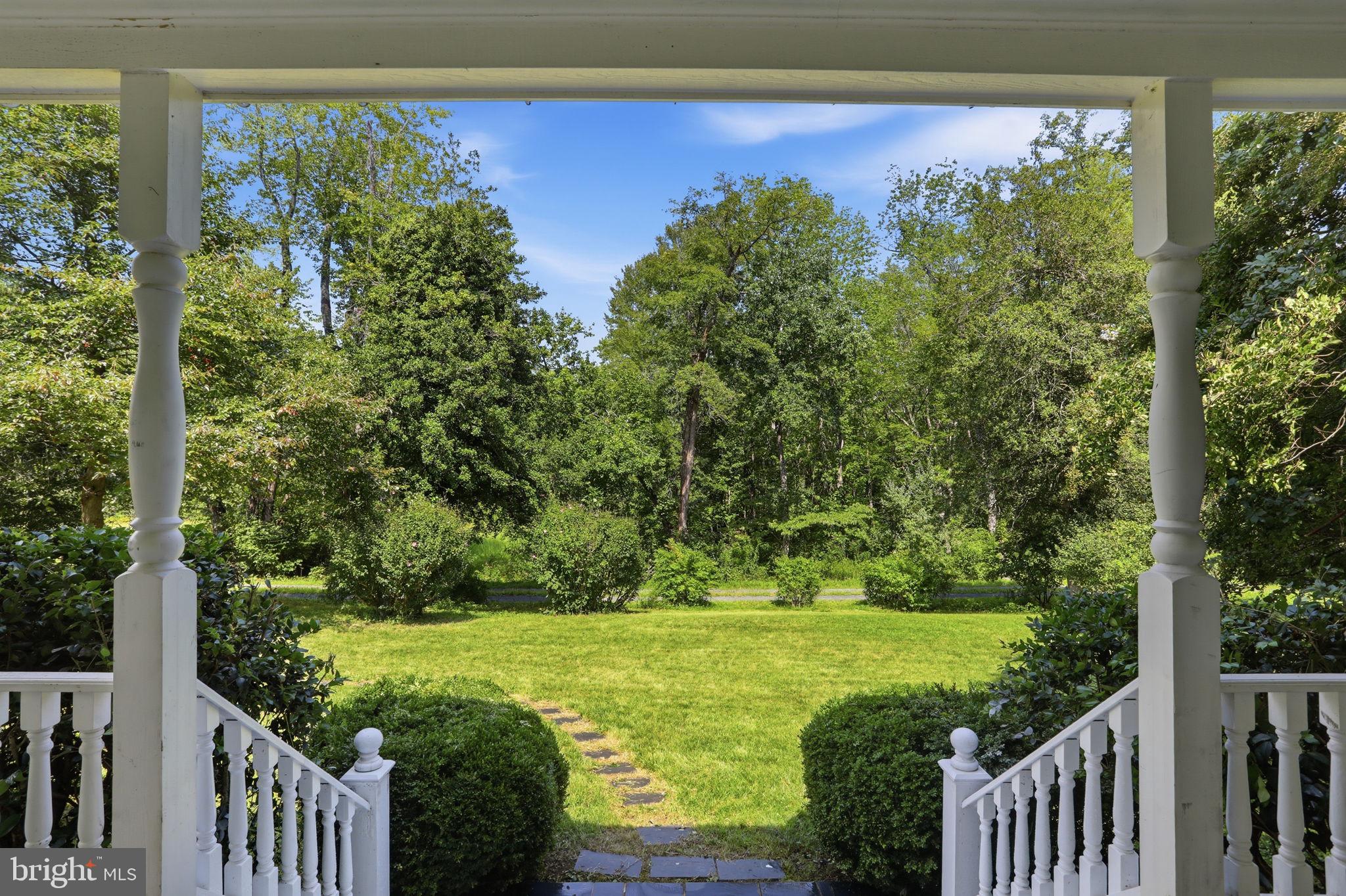2100 DROVERS LANE