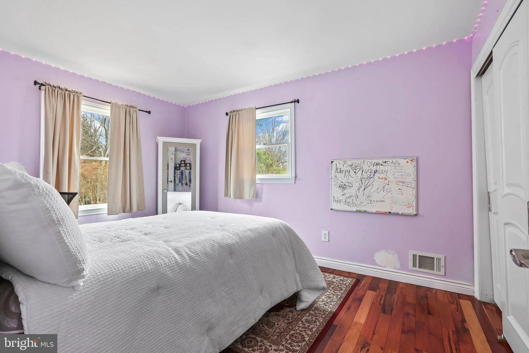 Princeton Junction, New Jersey 08550, United States, 4 Bedrooms Bedrooms, ,3 BathroomsBathrooms,Residential,Pending,101025