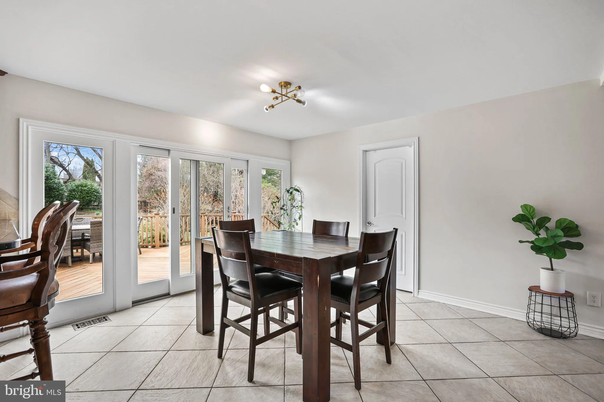 Princeton Junction, New Jersey 08550, United States, 4 Bedrooms Bedrooms, ,3 BathroomsBathrooms,Residential,Pending,101025