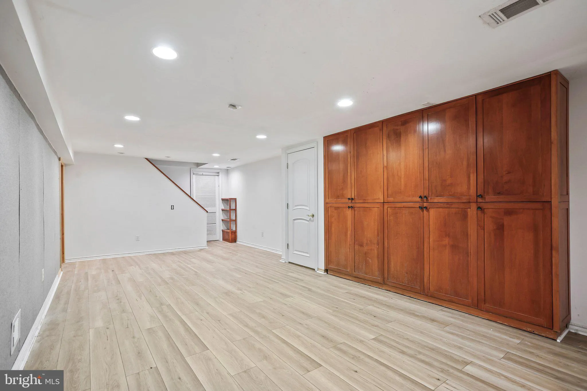 Princeton Junction, New Jersey 08550, United States, 4 Bedrooms Bedrooms, ,3 BathroomsBathrooms,Residential,Pending,101025