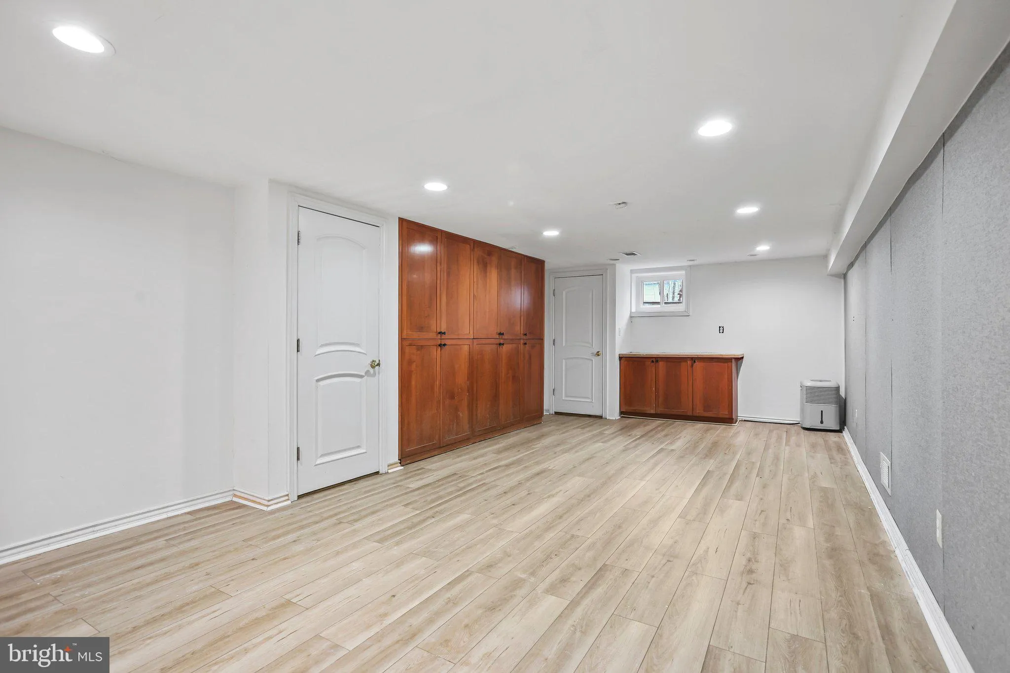 Princeton Junction, New Jersey 08550, United States, 4 Bedrooms Bedrooms, ,3 BathroomsBathrooms,Residential,Pending,101025