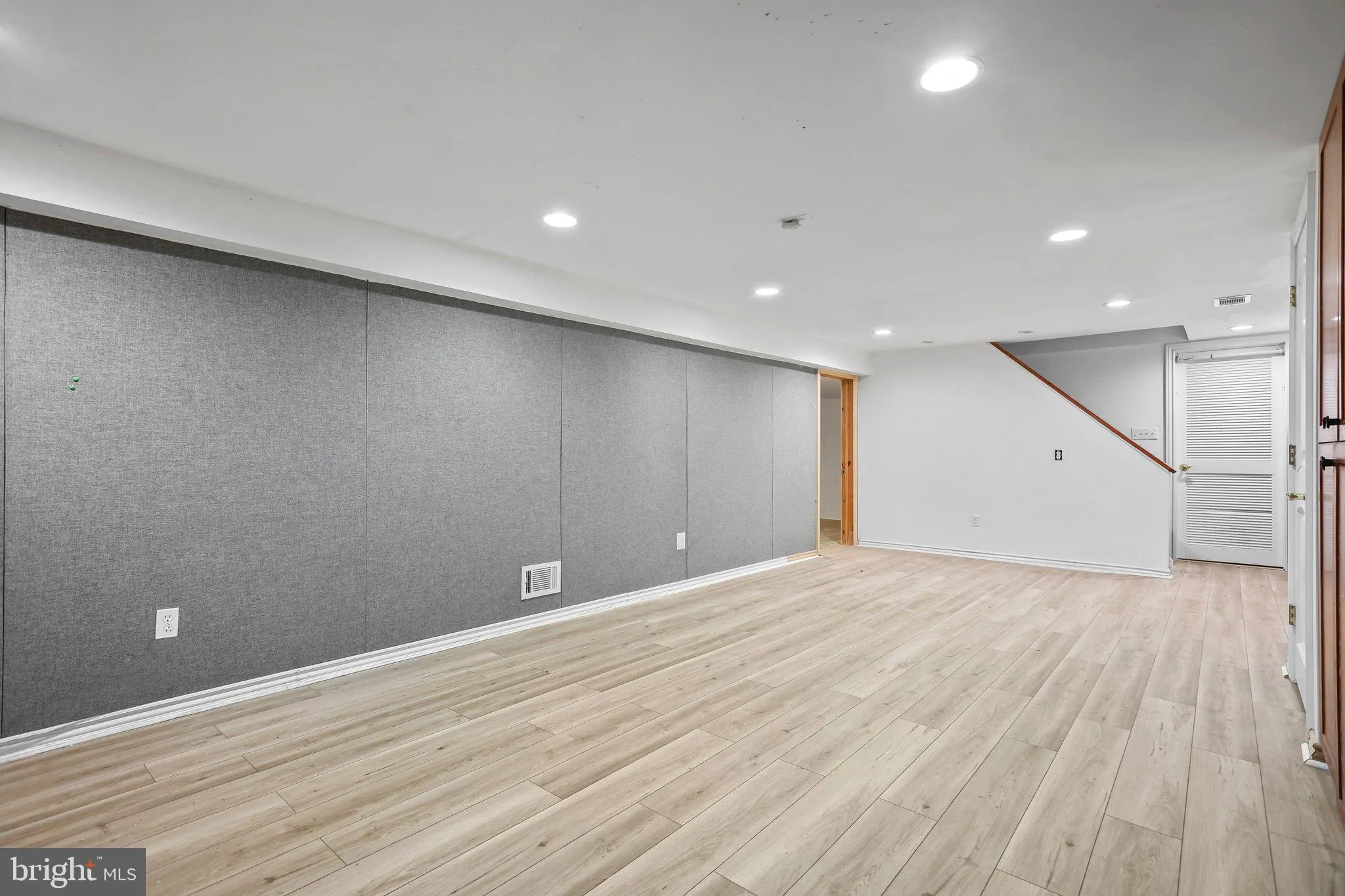 Princeton Junction, New Jersey 08550, United States, 4 Bedrooms Bedrooms, ,3 BathroomsBathrooms,Residential,Pending,101025