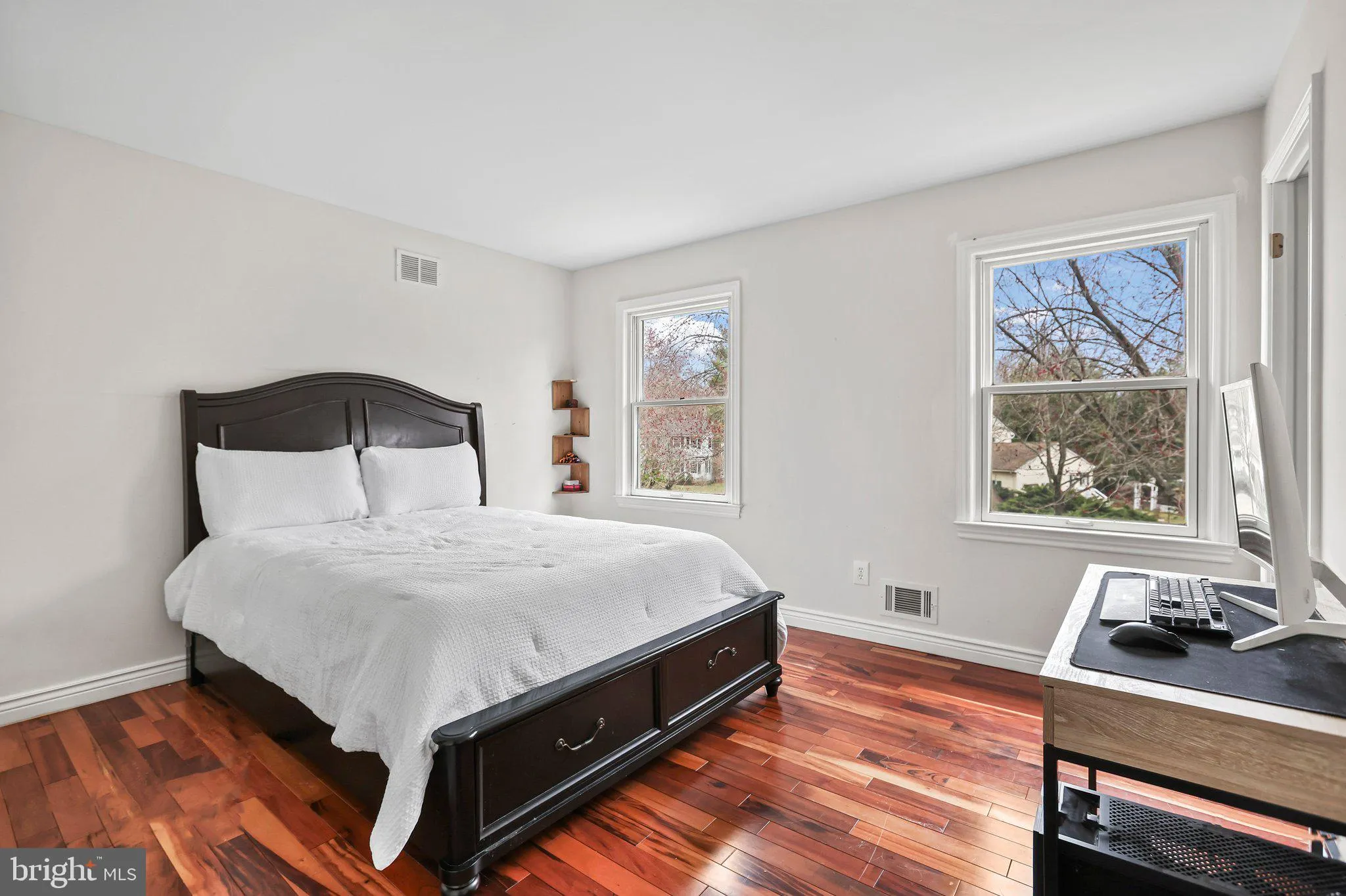 Princeton Junction, New Jersey 08550, United States, 4 Bedrooms Bedrooms, ,3 BathroomsBathrooms,Residential,Pending,101025