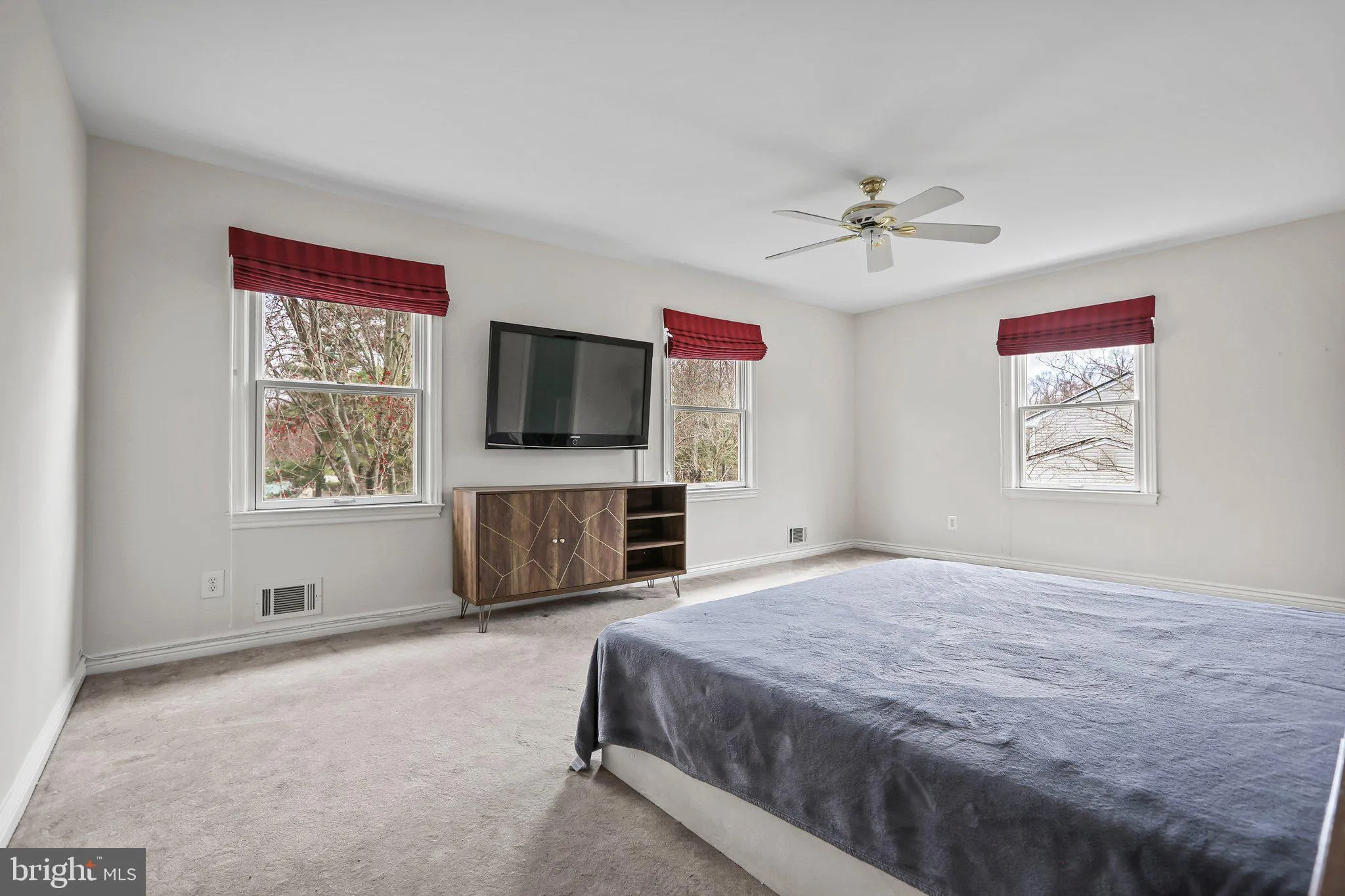 Princeton Junction, New Jersey 08550, United States, 4 Bedrooms Bedrooms, ,3 BathroomsBathrooms,Residential,Pending,101025