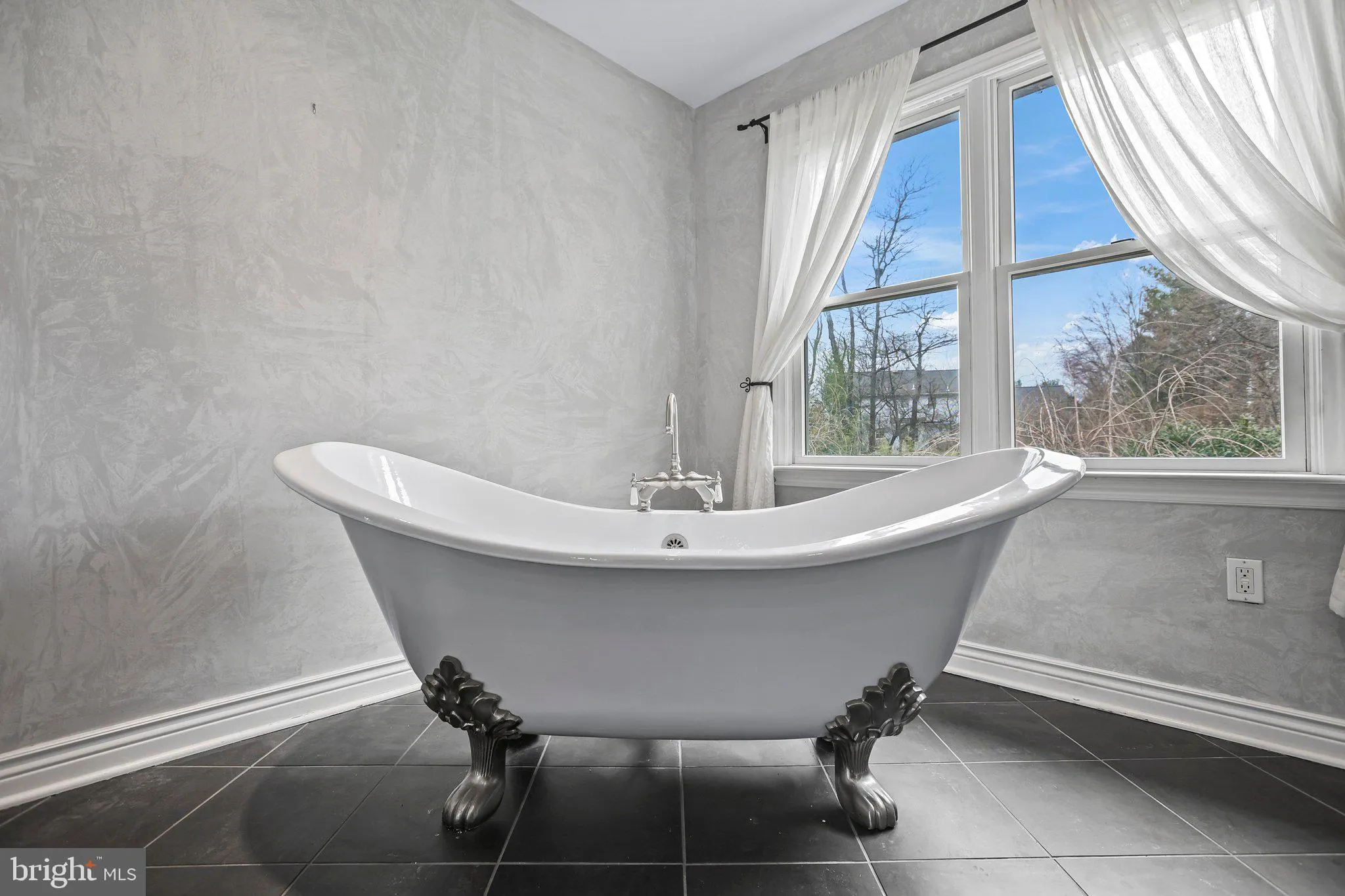 Princeton Junction, New Jersey 08550, United States, 4 Bedrooms Bedrooms, ,3 BathroomsBathrooms,Residential,Pending,101025