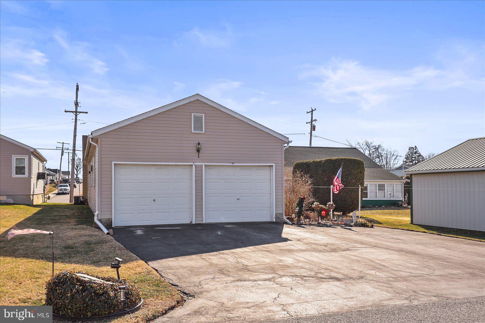 MCSHERRYSTOWN - Residential