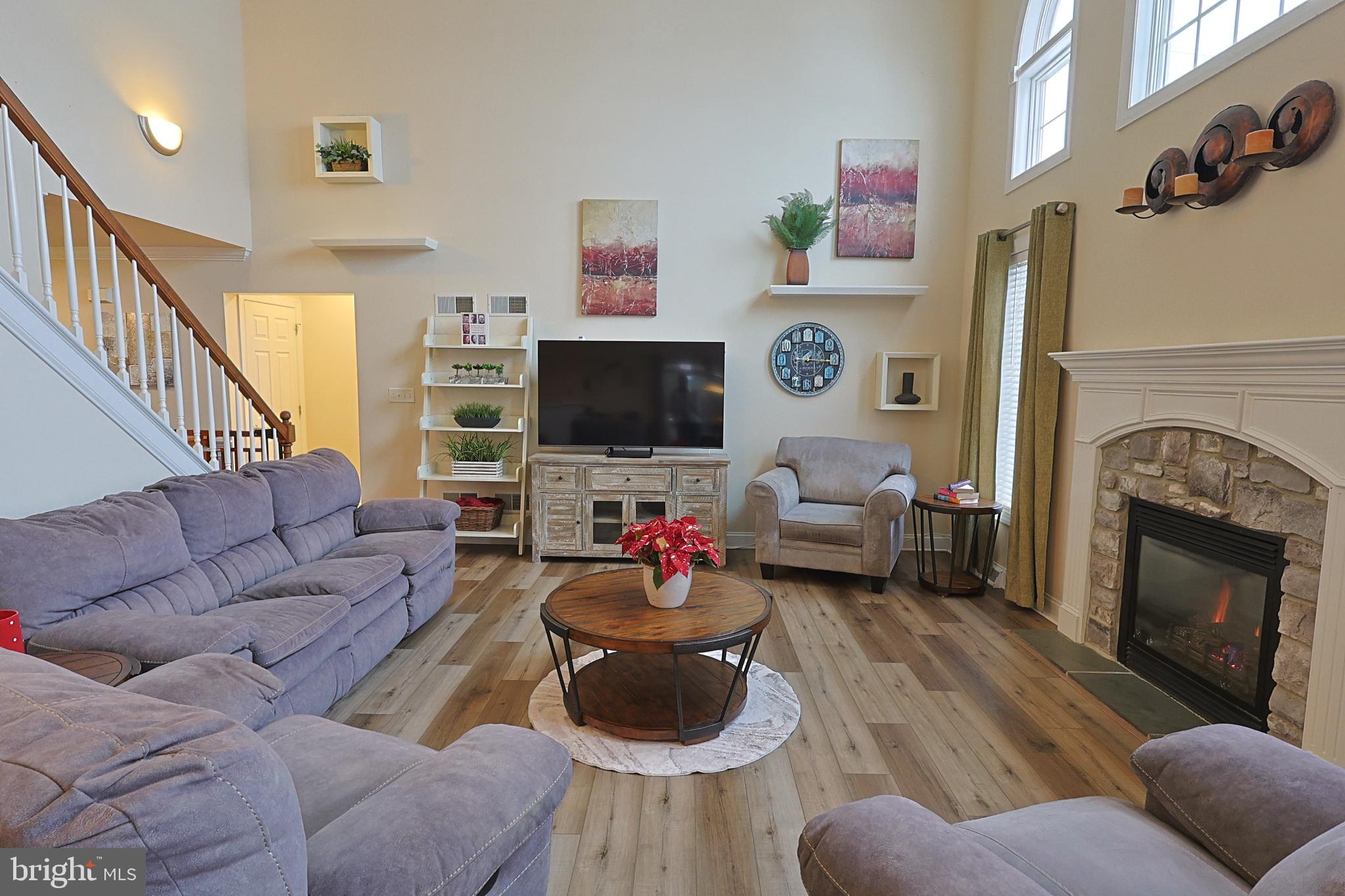 CEDAR HOLLOW - Residential