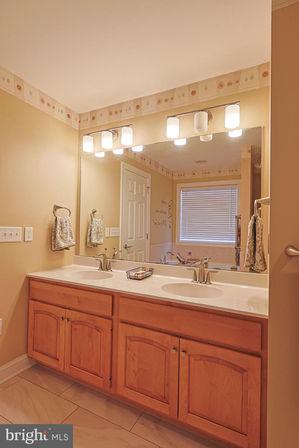 CEDAR HOLLOW - Residential