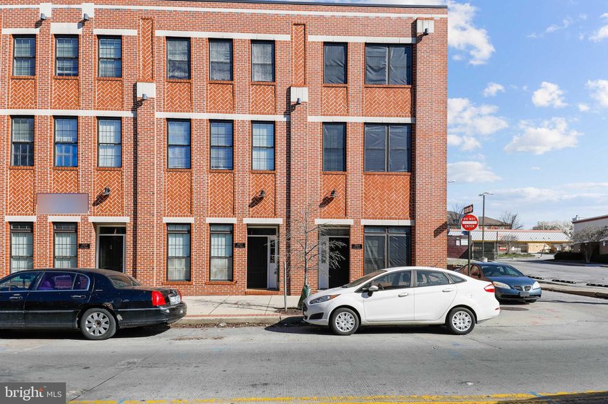 NEW CONSTRUCTION RENTAL HOME!!  PRIVATE GARAGE IN REAR!  ROOF DECK! MODERN KITCHEN! BREATHE TAKING LIVING ROOM, THREE BED THREE BATH!  LOCATED IN FELLS POINT/CANTON, BLOCKS AWAY FROM PATTERSON PARK!  PROFESSIONALLY MANAGED!  SCHEDULED YOUR SHOWING TODAY!