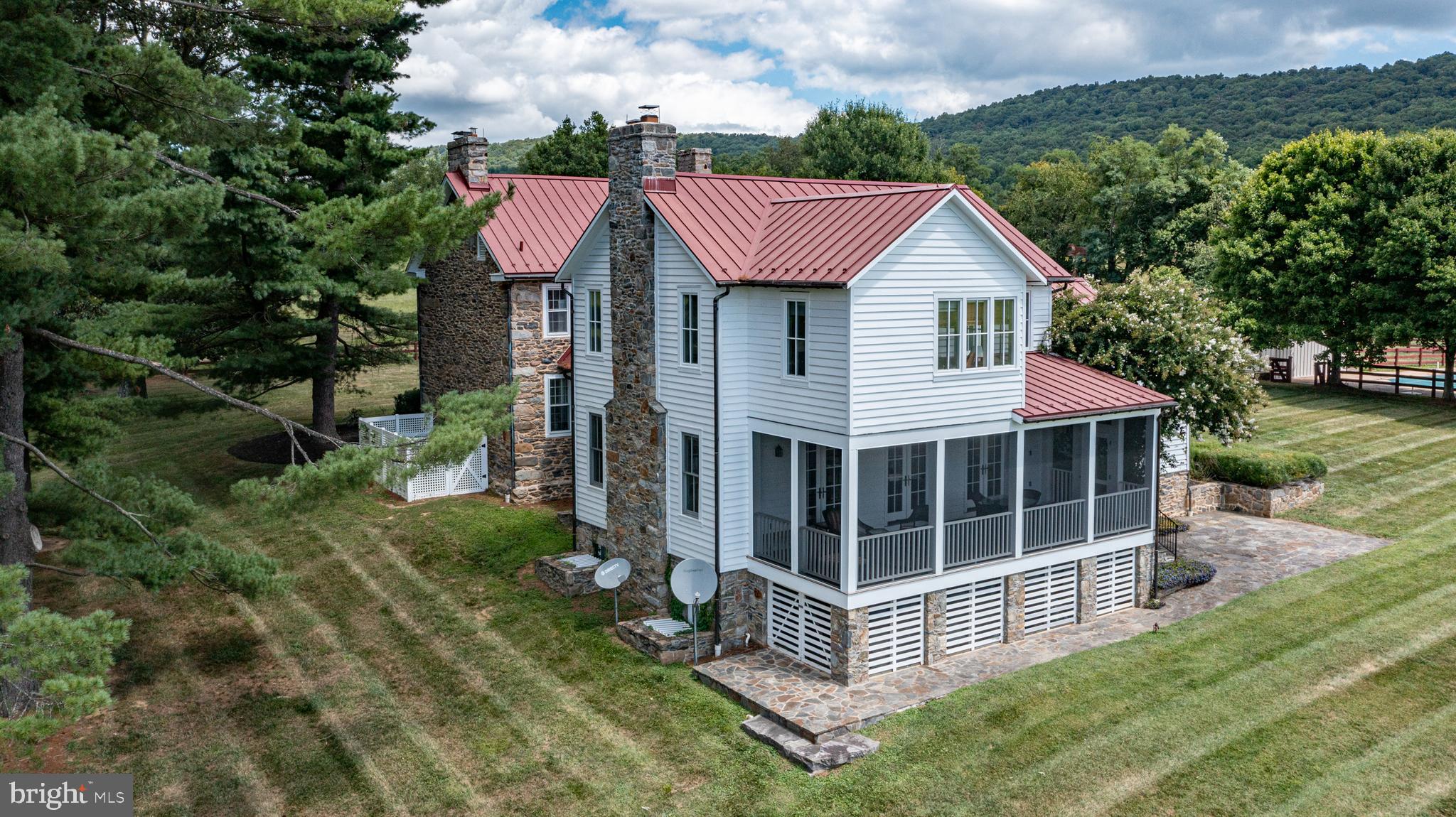 NEERSVILLE - Residential