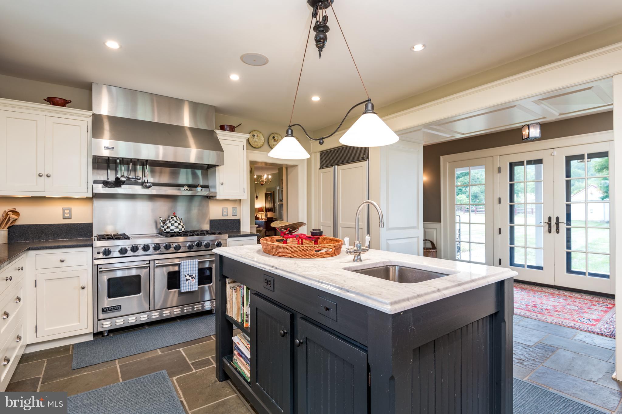 NEERSVILLE - Residential