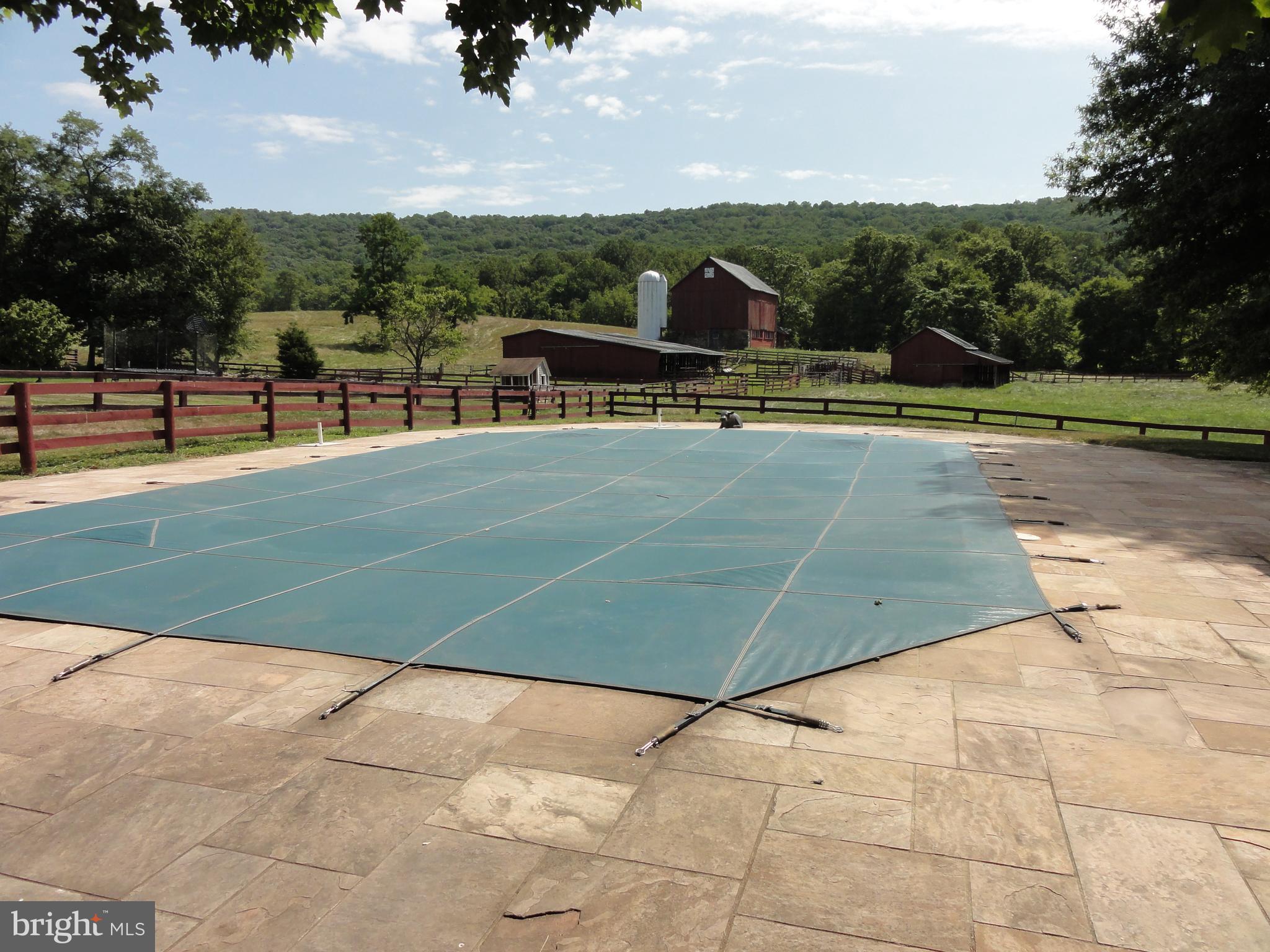 NEERSVILLE - Residential