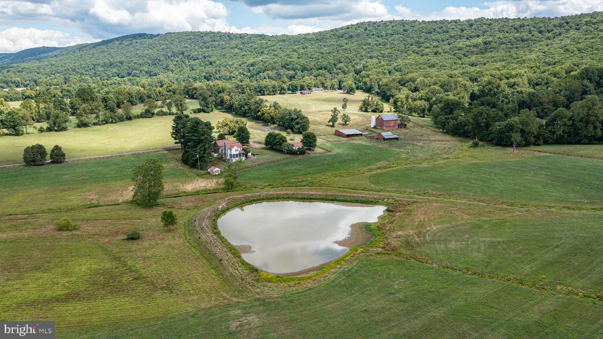 NEERSVILLE - Residential