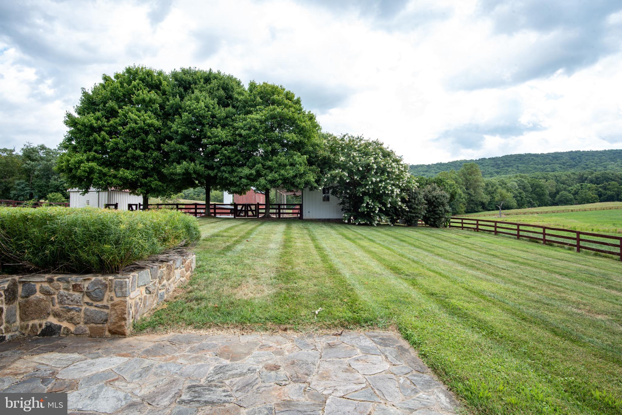 NEERSVILLE - Residential