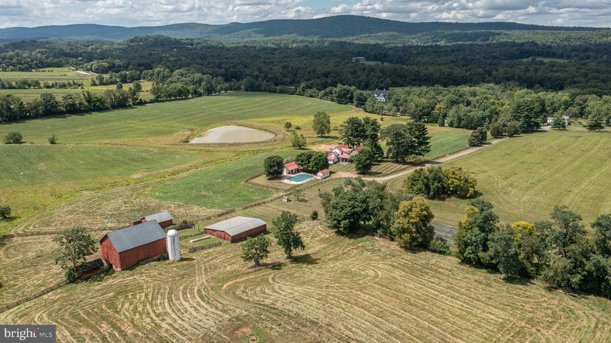NEERSVILLE - Residential