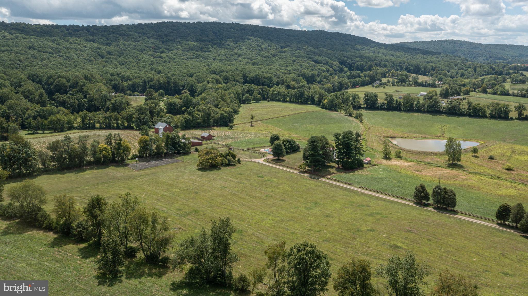 NEERSVILLE - Residential