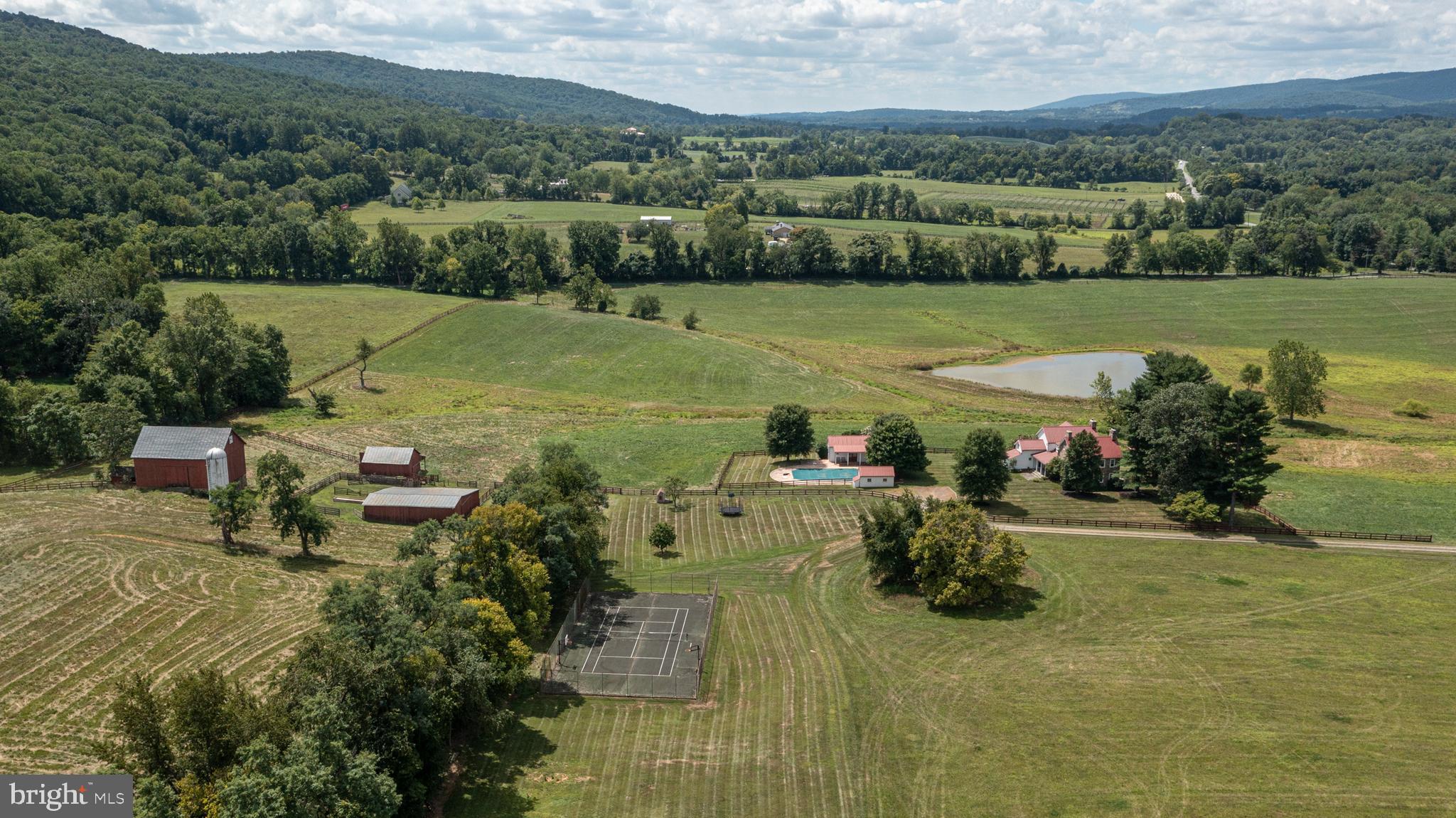 NEERSVILLE - Residential