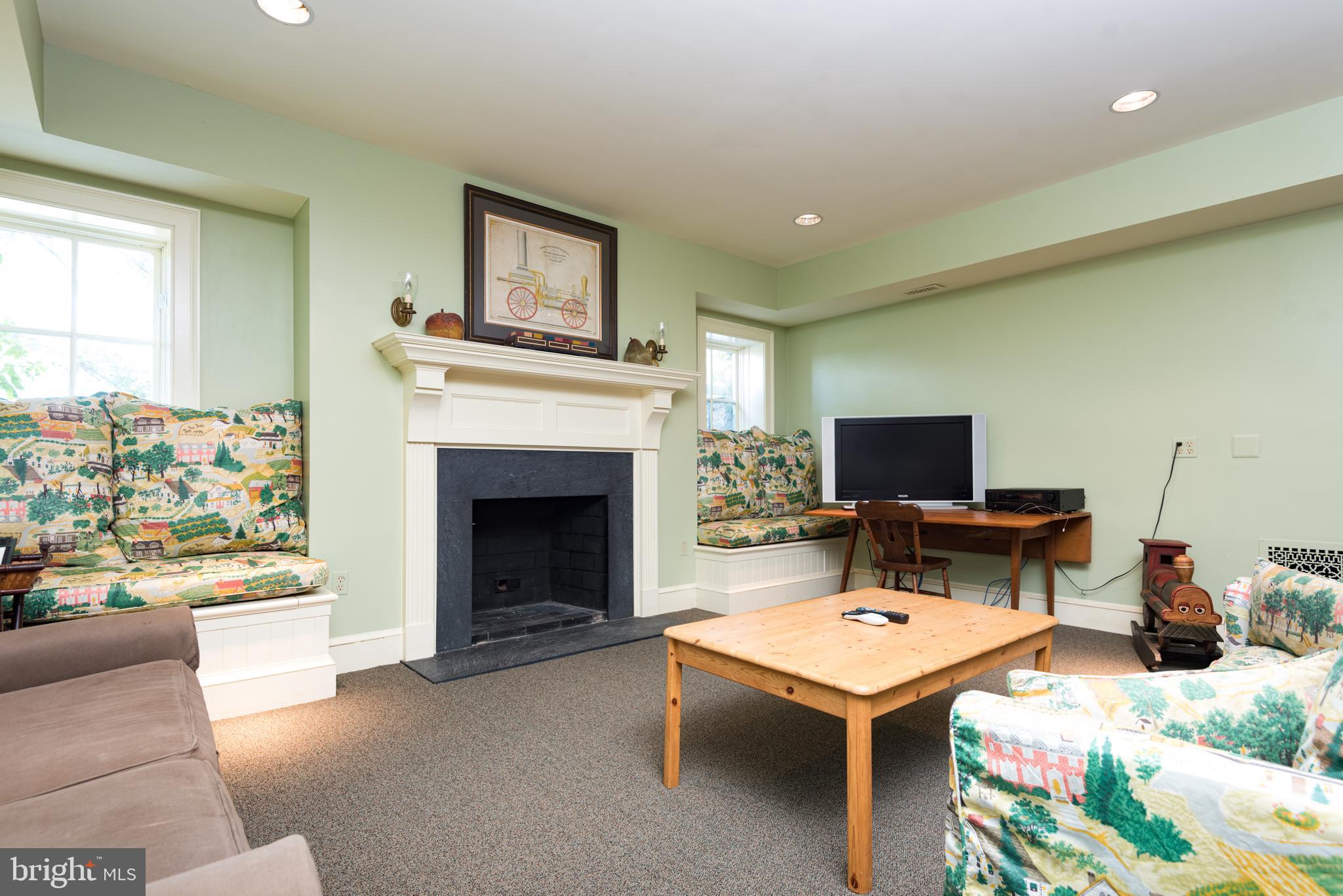 NEERSVILLE - Residential