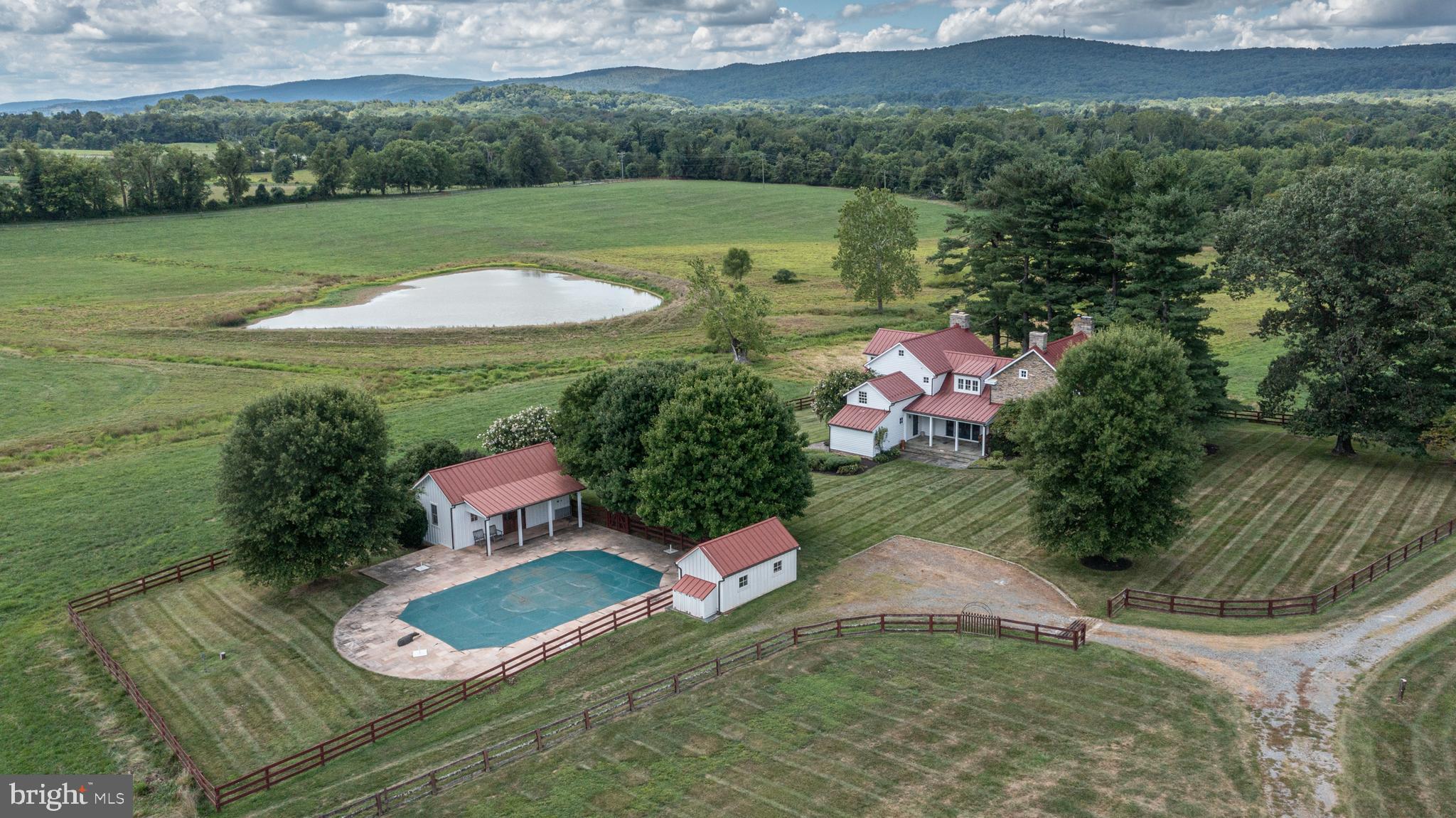 NEERSVILLE - Residential