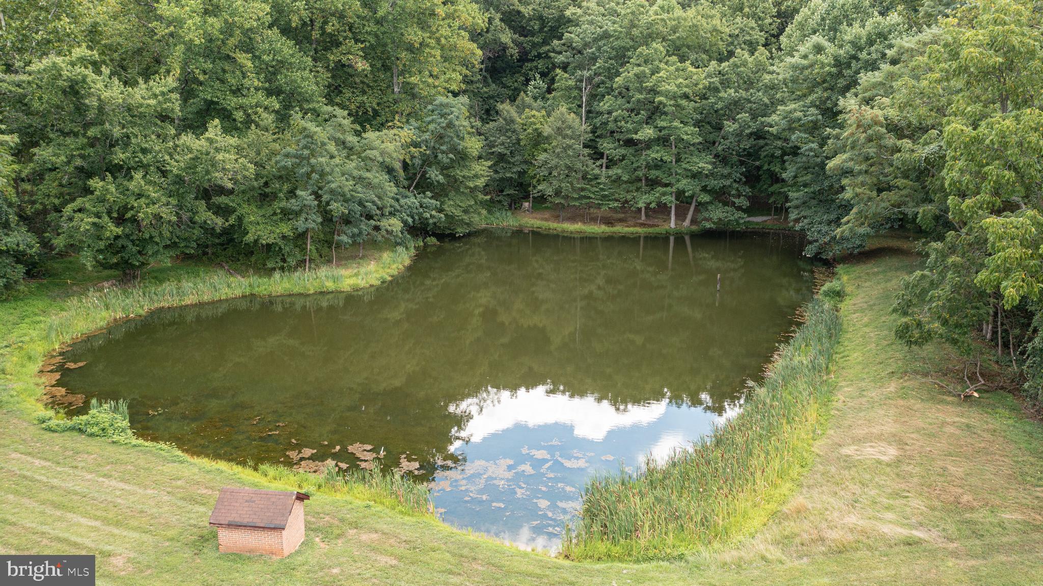 NEERSVILLE - Residential