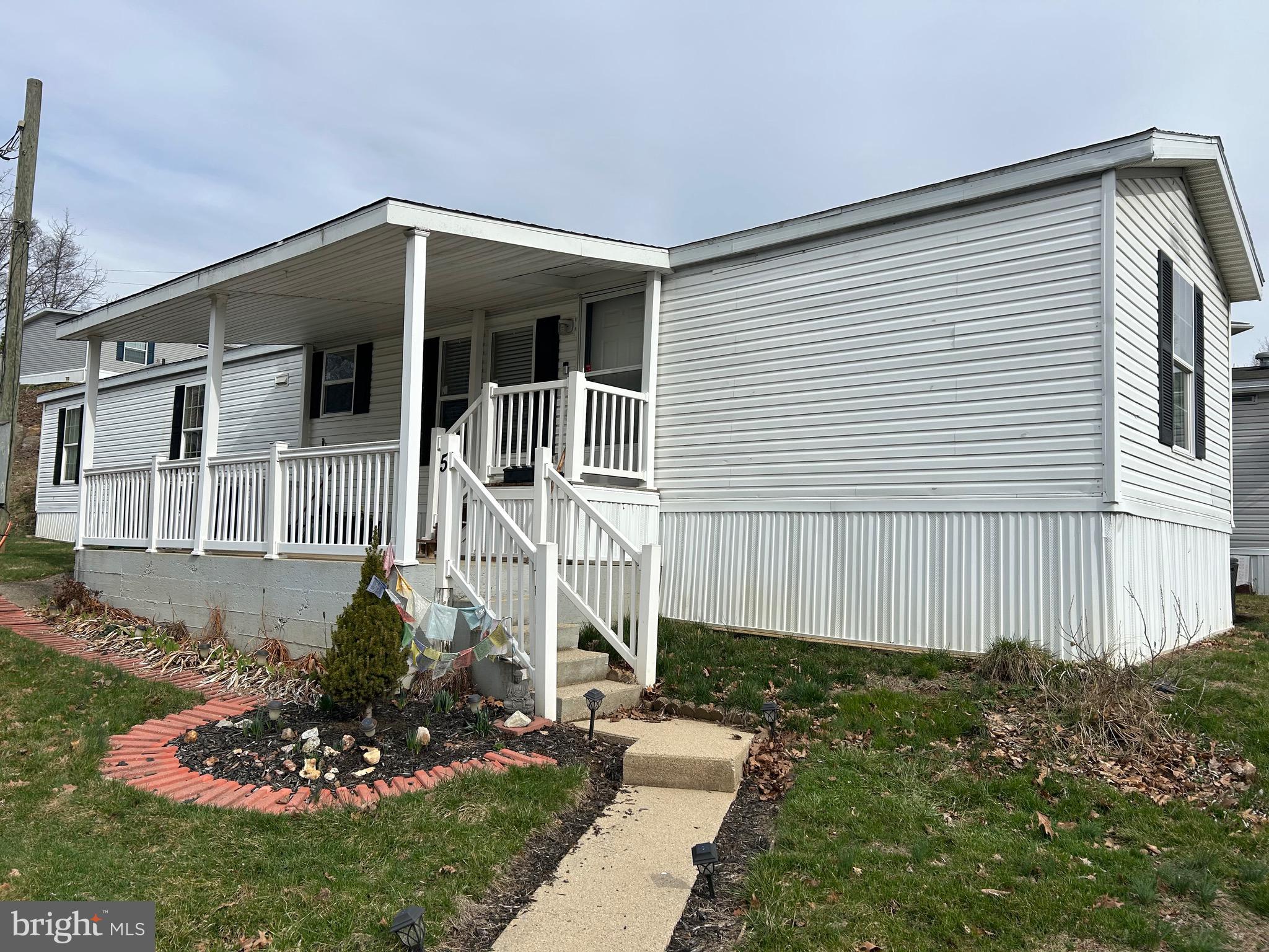 PALMDALE MOBILE HOME PARK - Residential