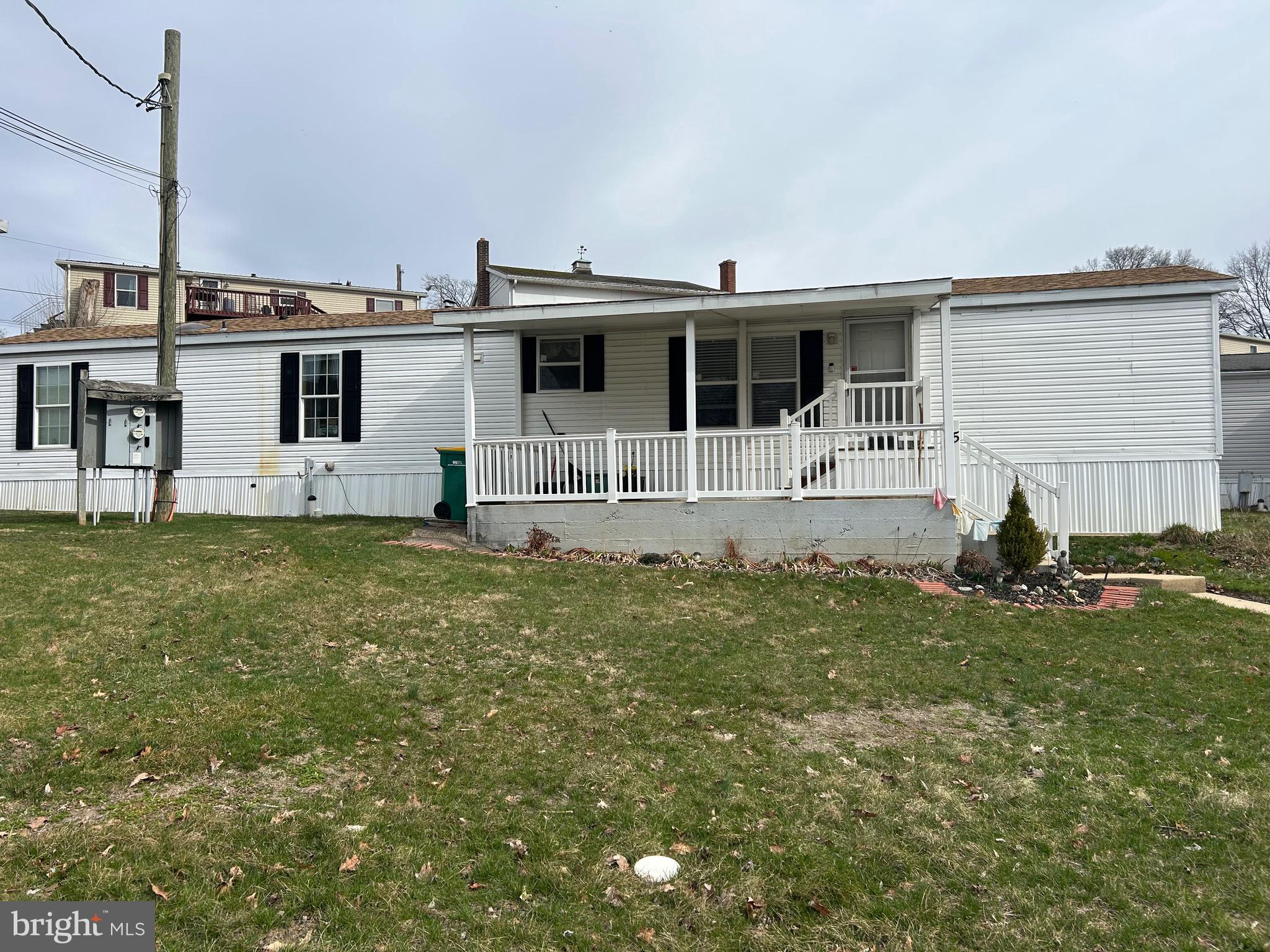 PALMDALE MOBILE HOME PARK - Residential