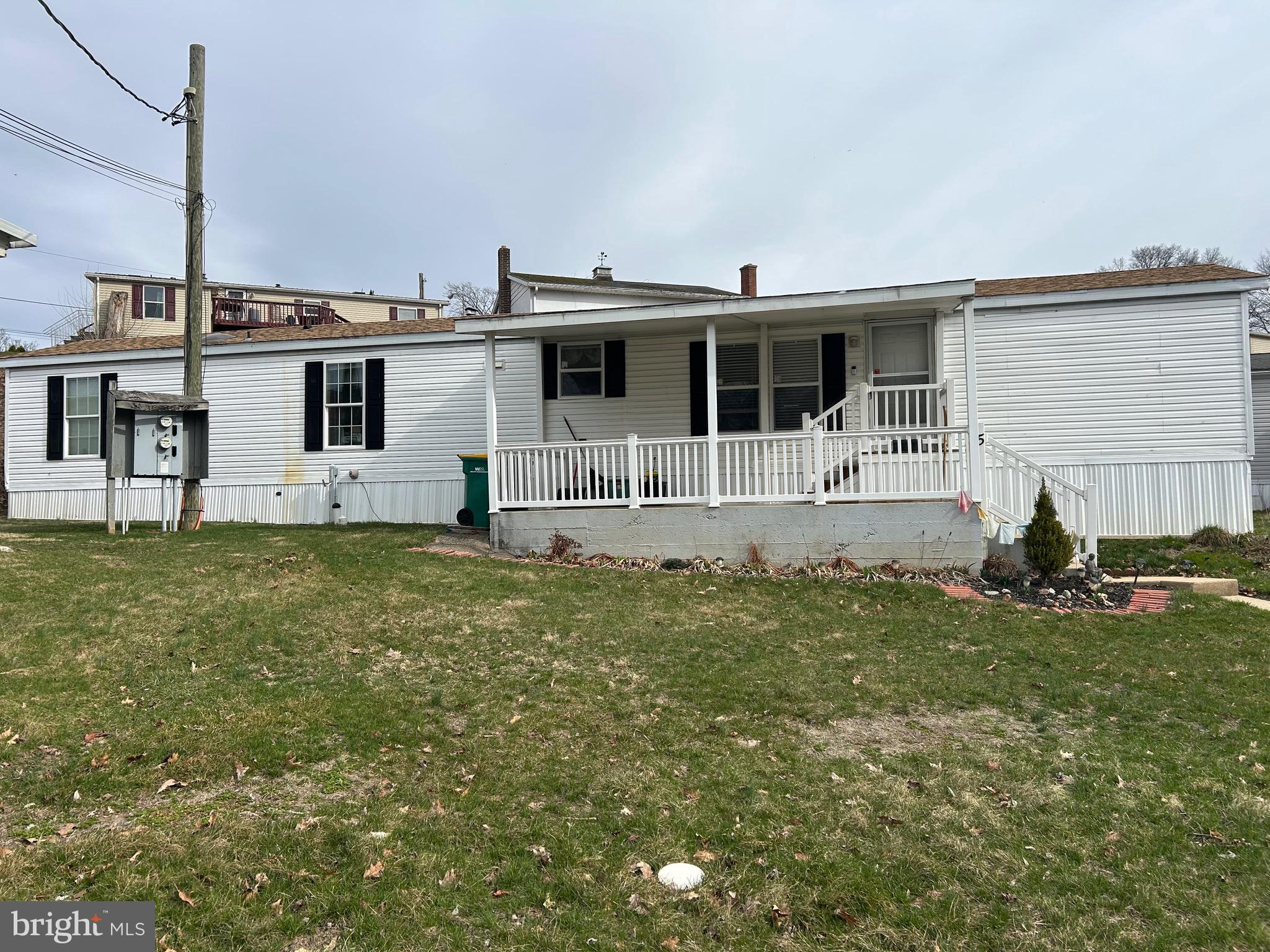 PALMDALE MOBILE HOME PARK - Residential