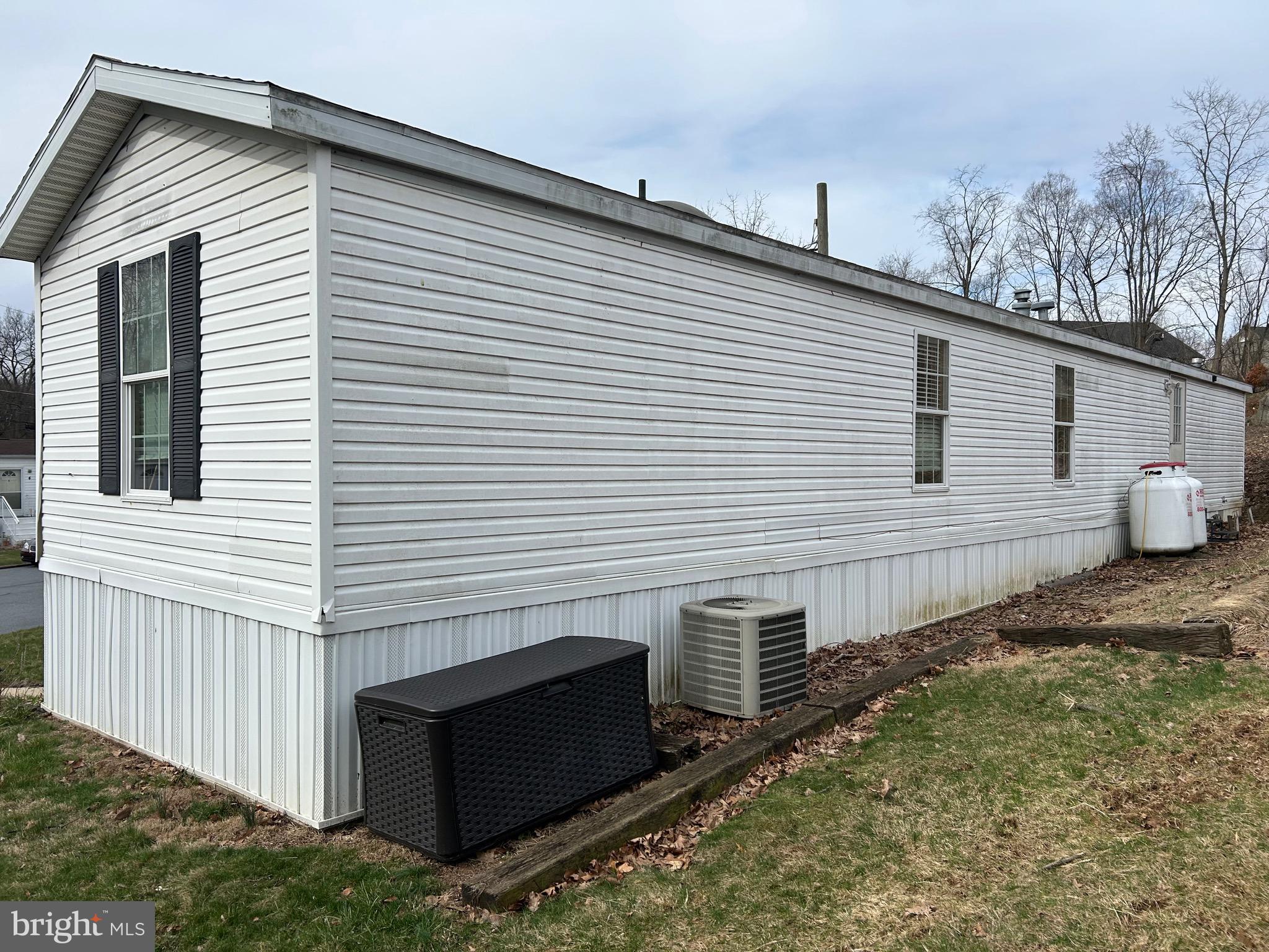 PALMDALE MOBILE HOME PARK - Residential