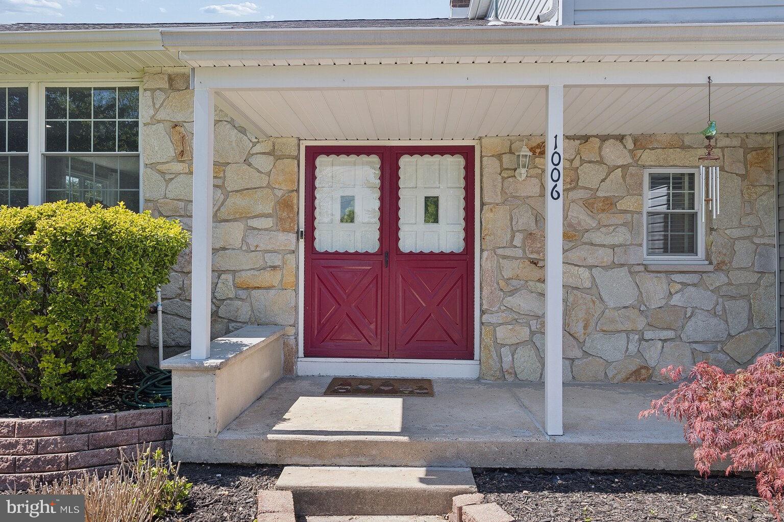1006 MARLOWE ROAD