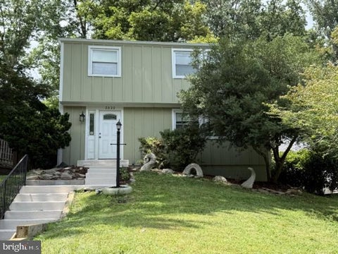 Photo of 2322 Old Trail Drive, RESTON, VA 20191 (MLS # VAFX2330874)