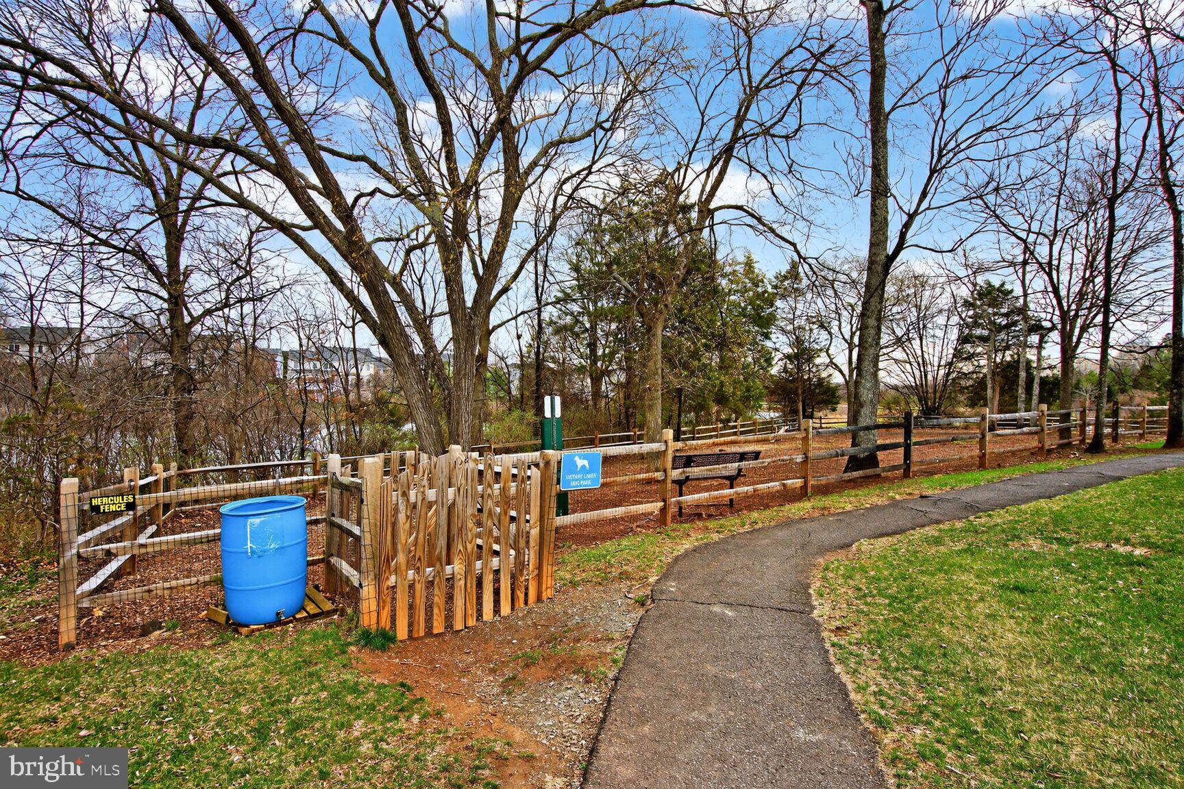 VICTORY LAKES - Residential